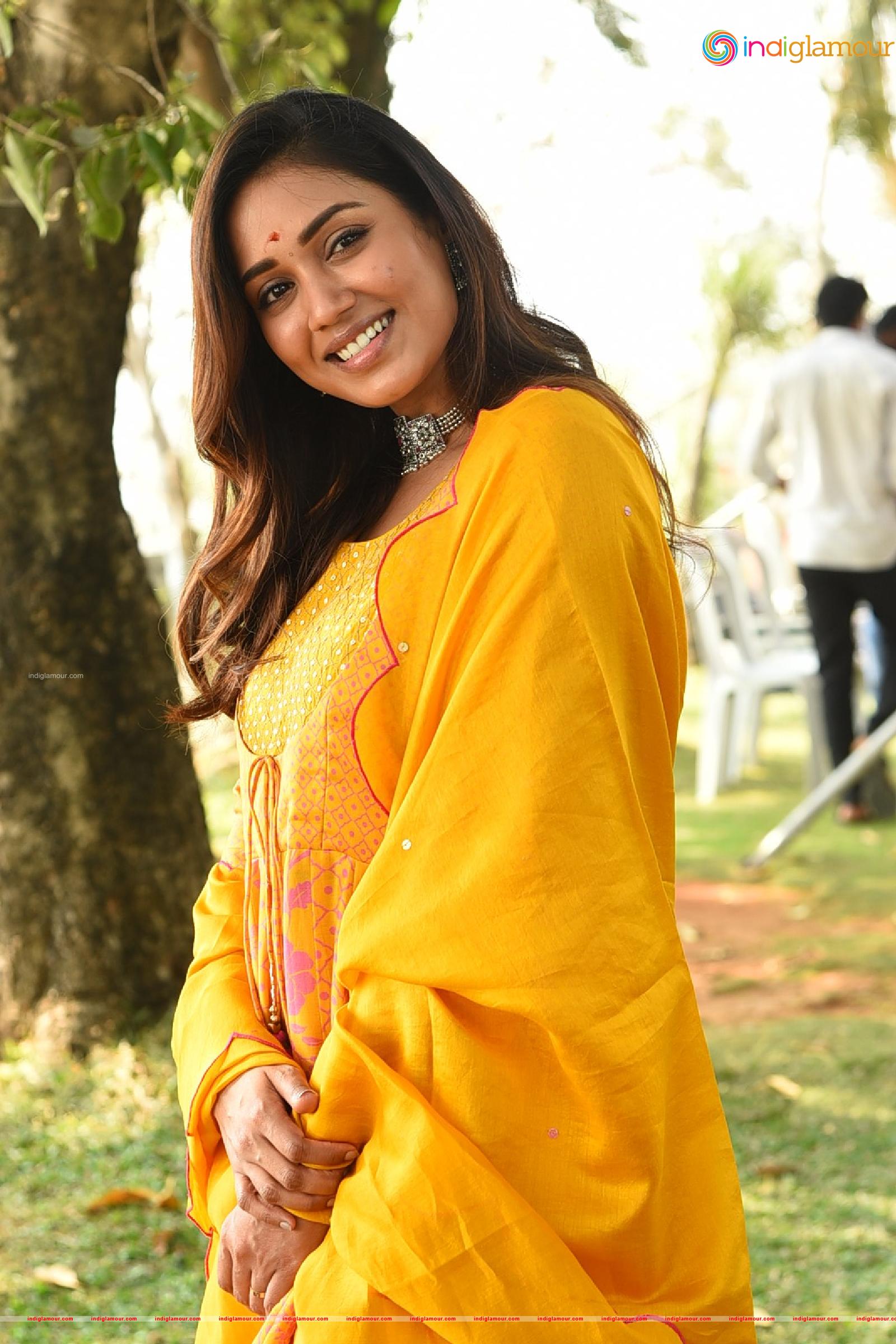 Nivetha Pethuraj Actress hd photo