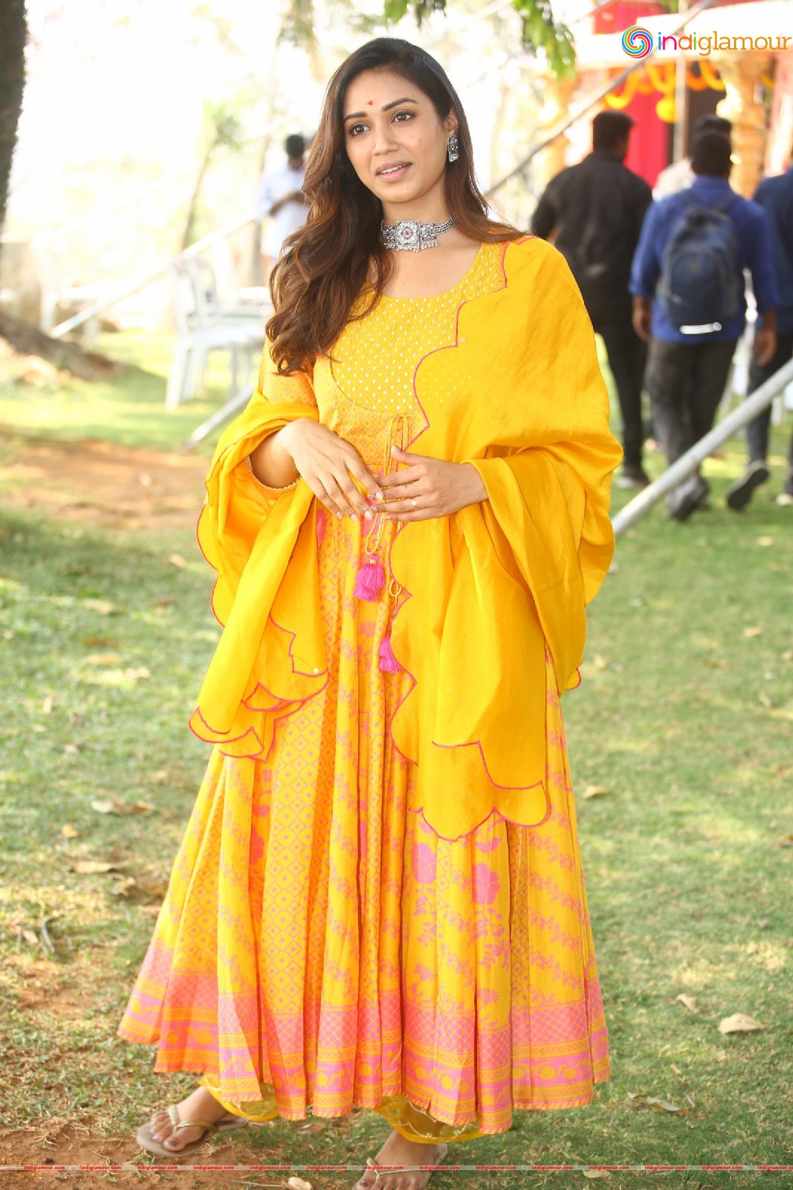 Nivetha Pethuraj Actress hd photo