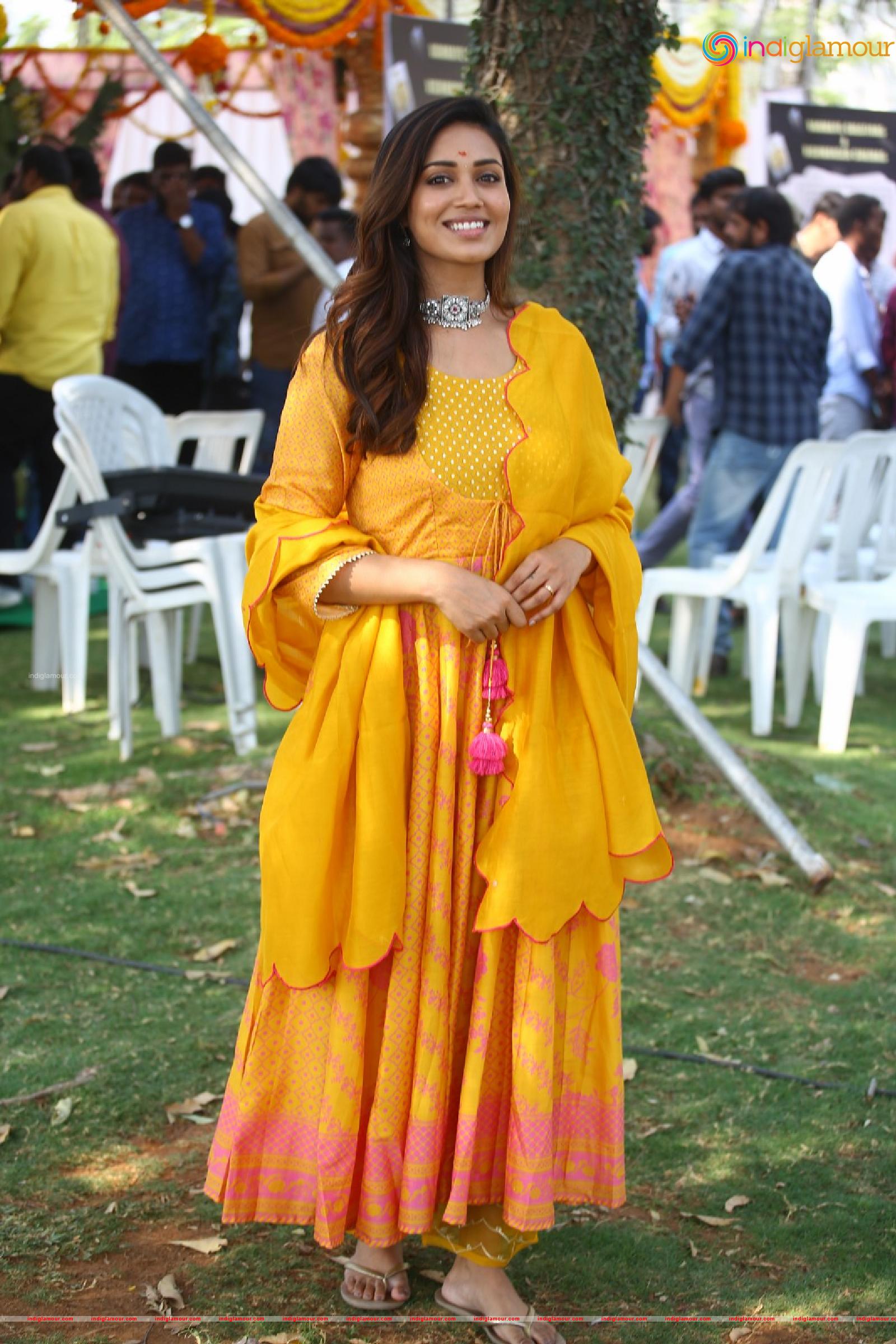 Nivetha Pethuraj Actress hd photo
