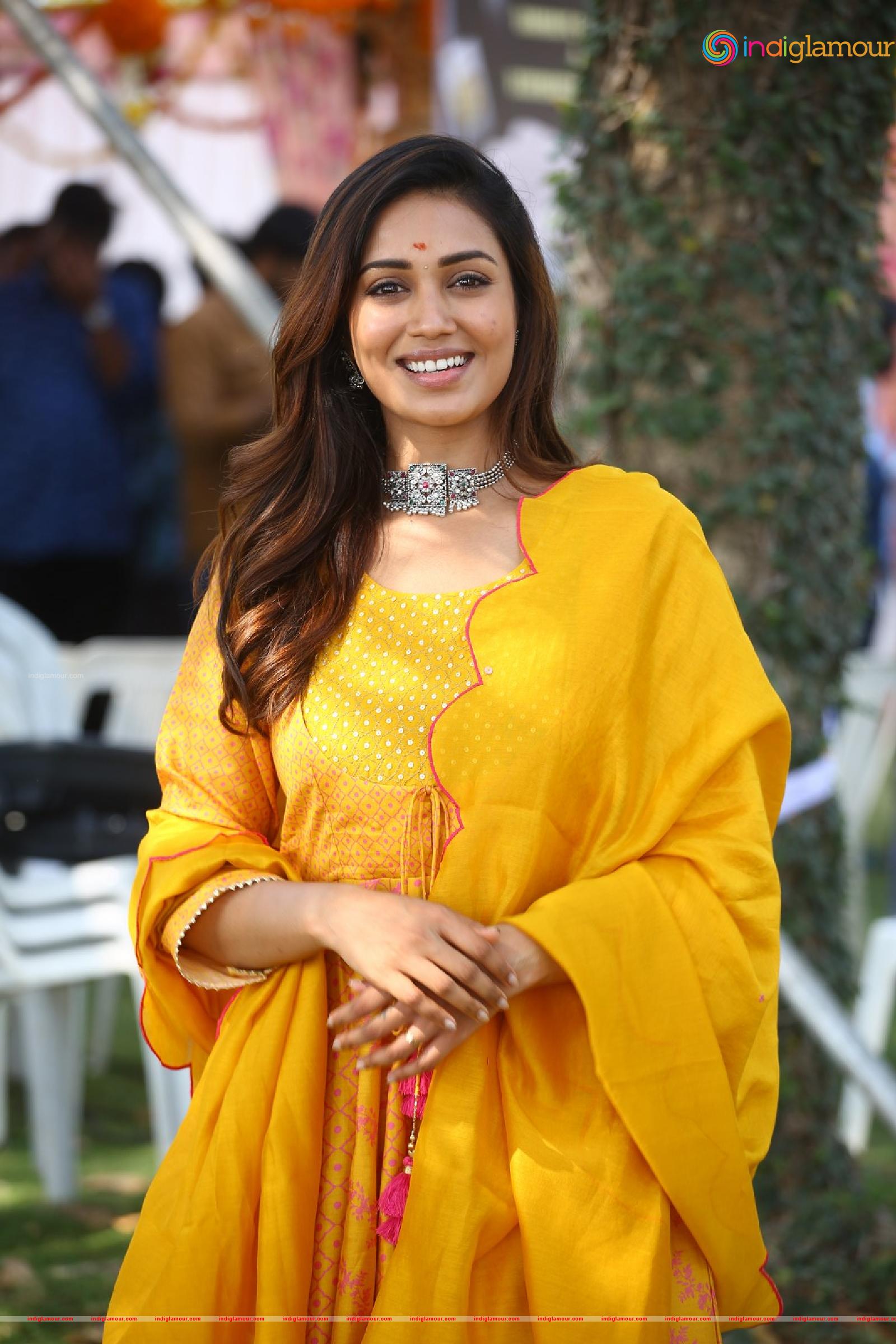 Nivetha Pethuraj Actress hd photo