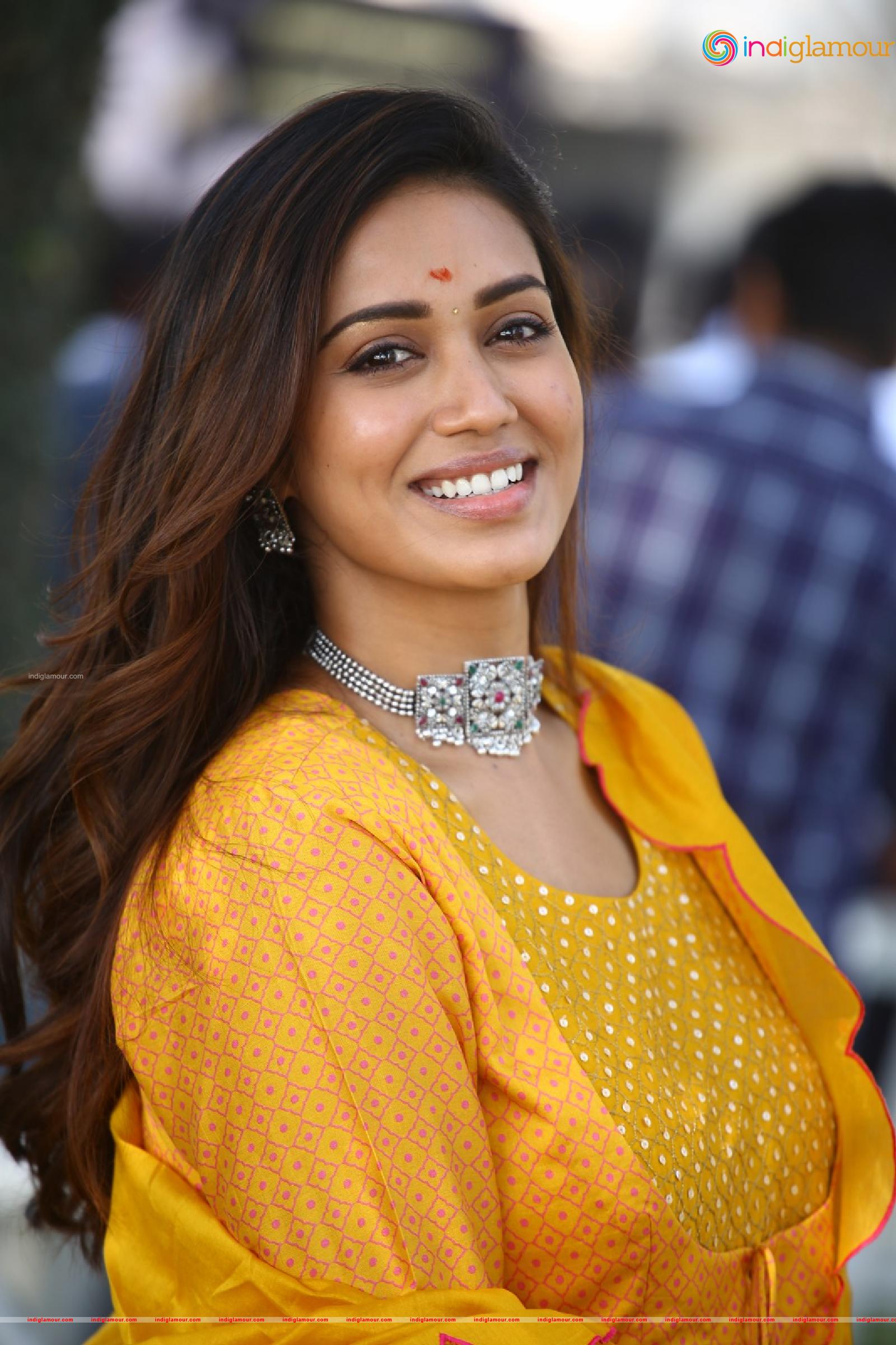 Nivetha Pethuraj Actress hd photo