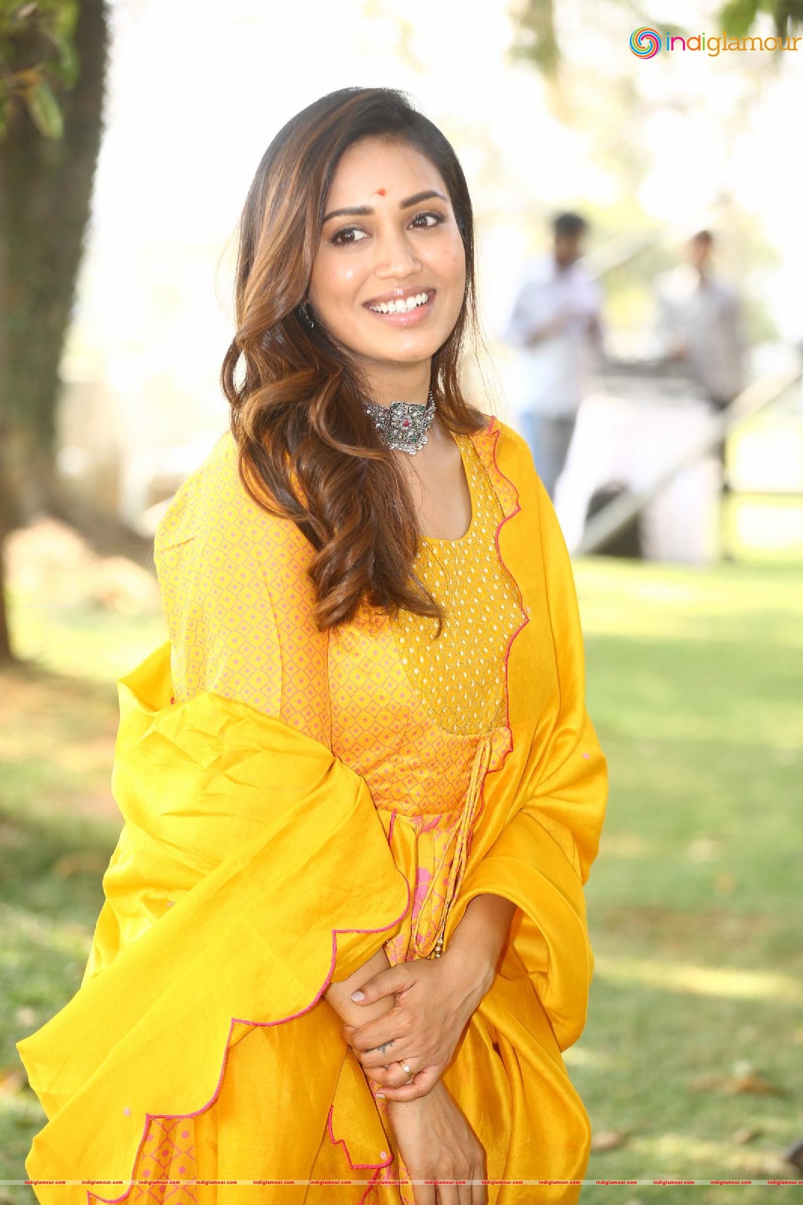 Nivetha Pethuraj Actress hd photo