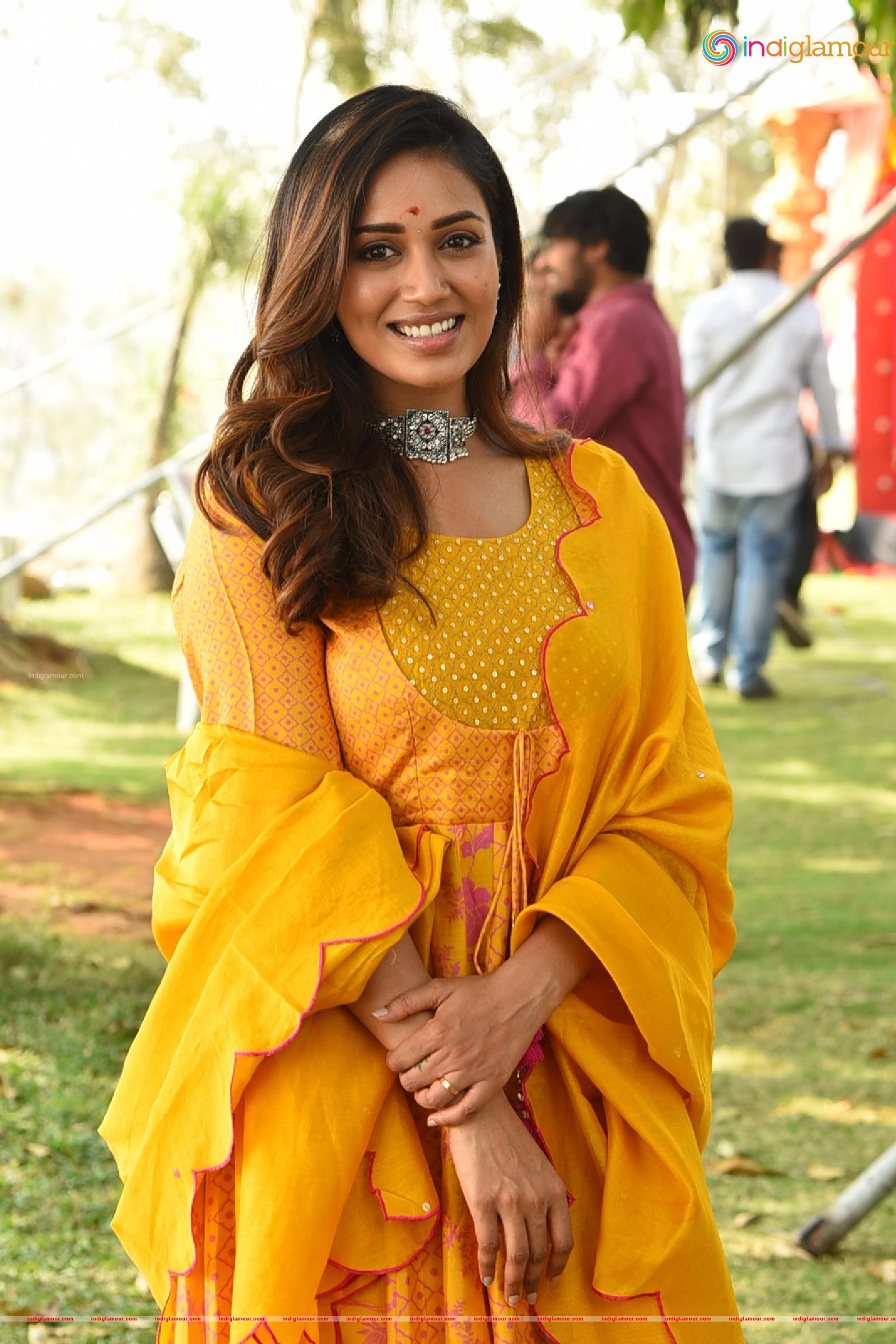 Nivetha Pethuraj Actress hd photo