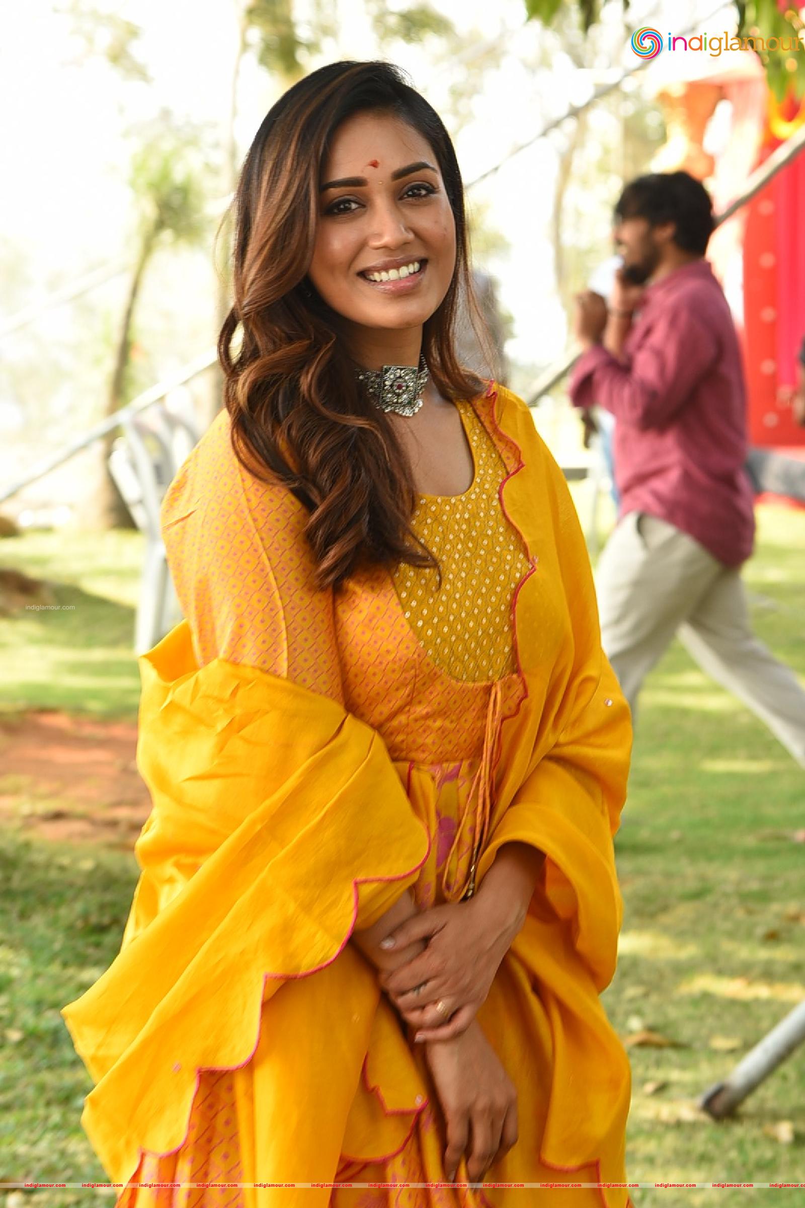 Nivetha Pethuraj Actress hd photo