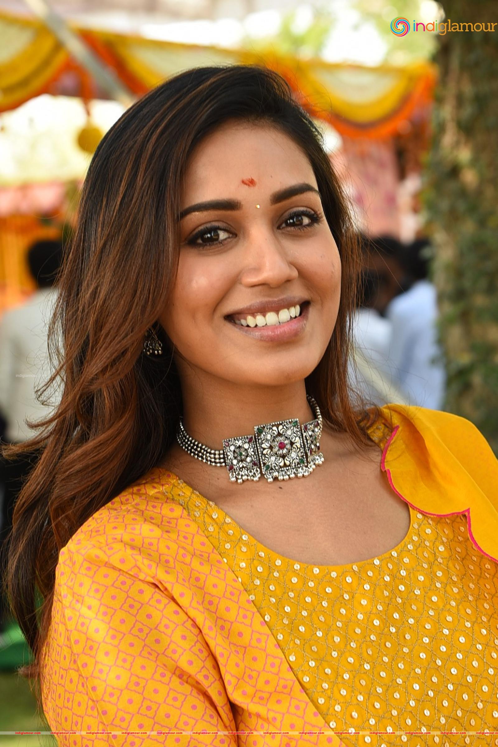 Nivetha Pethuraj Actress hd photo