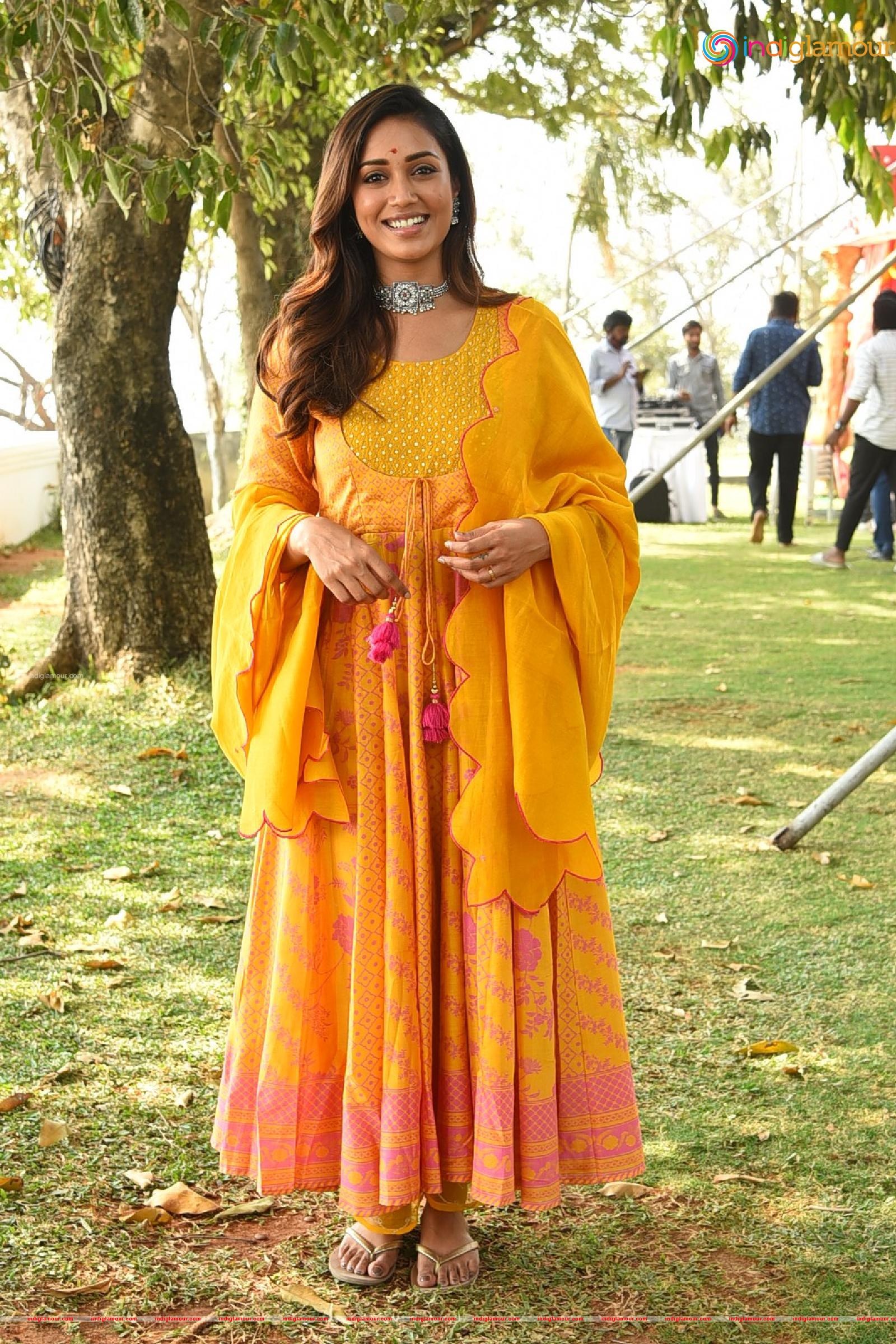 Nivetha Pethuraj Actress hd photo