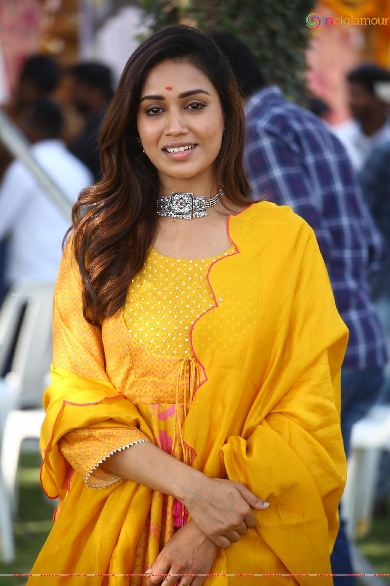 Nivetha Pethuraj Actress hd photo