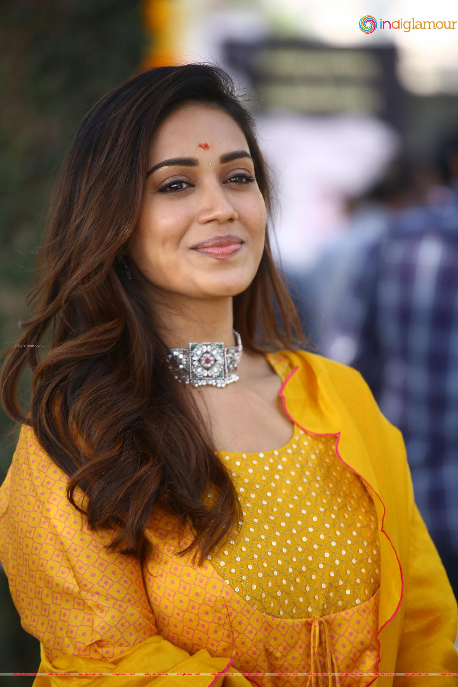 Nivetha Pethuraj Actress hd photo