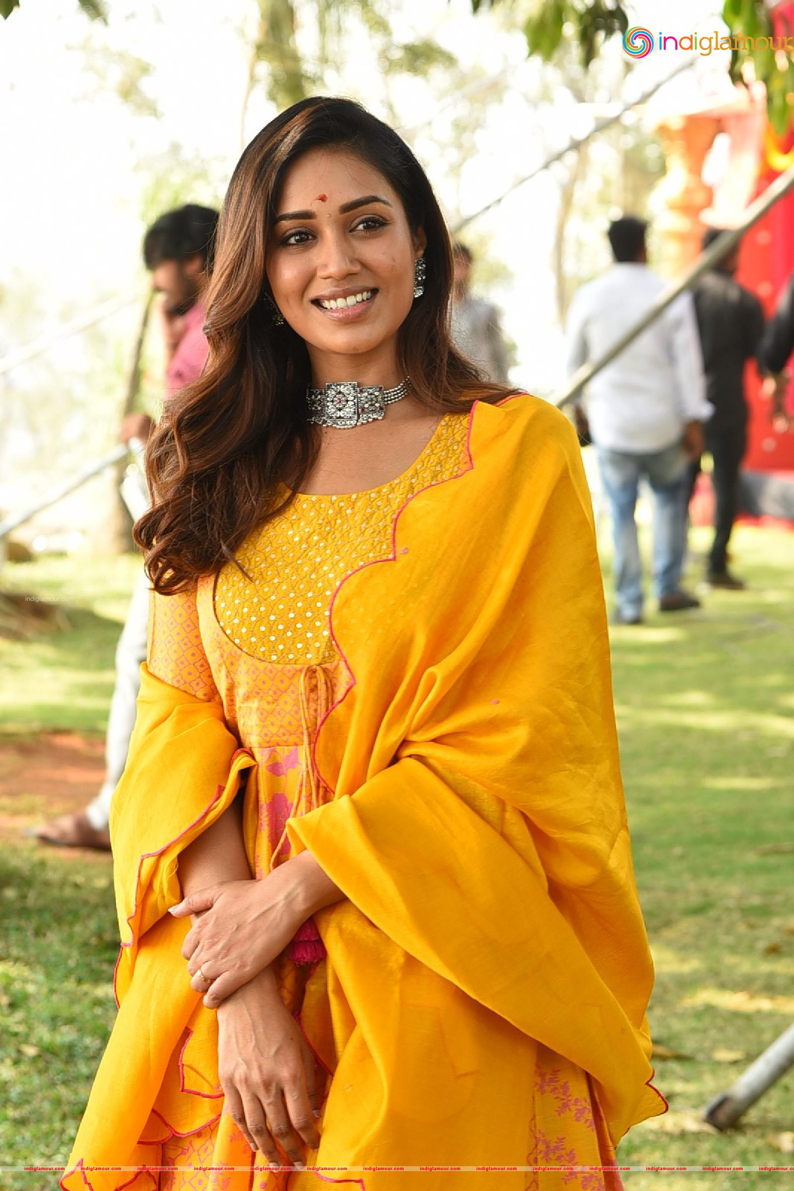 Nivetha Pethuraj Actress hd photo