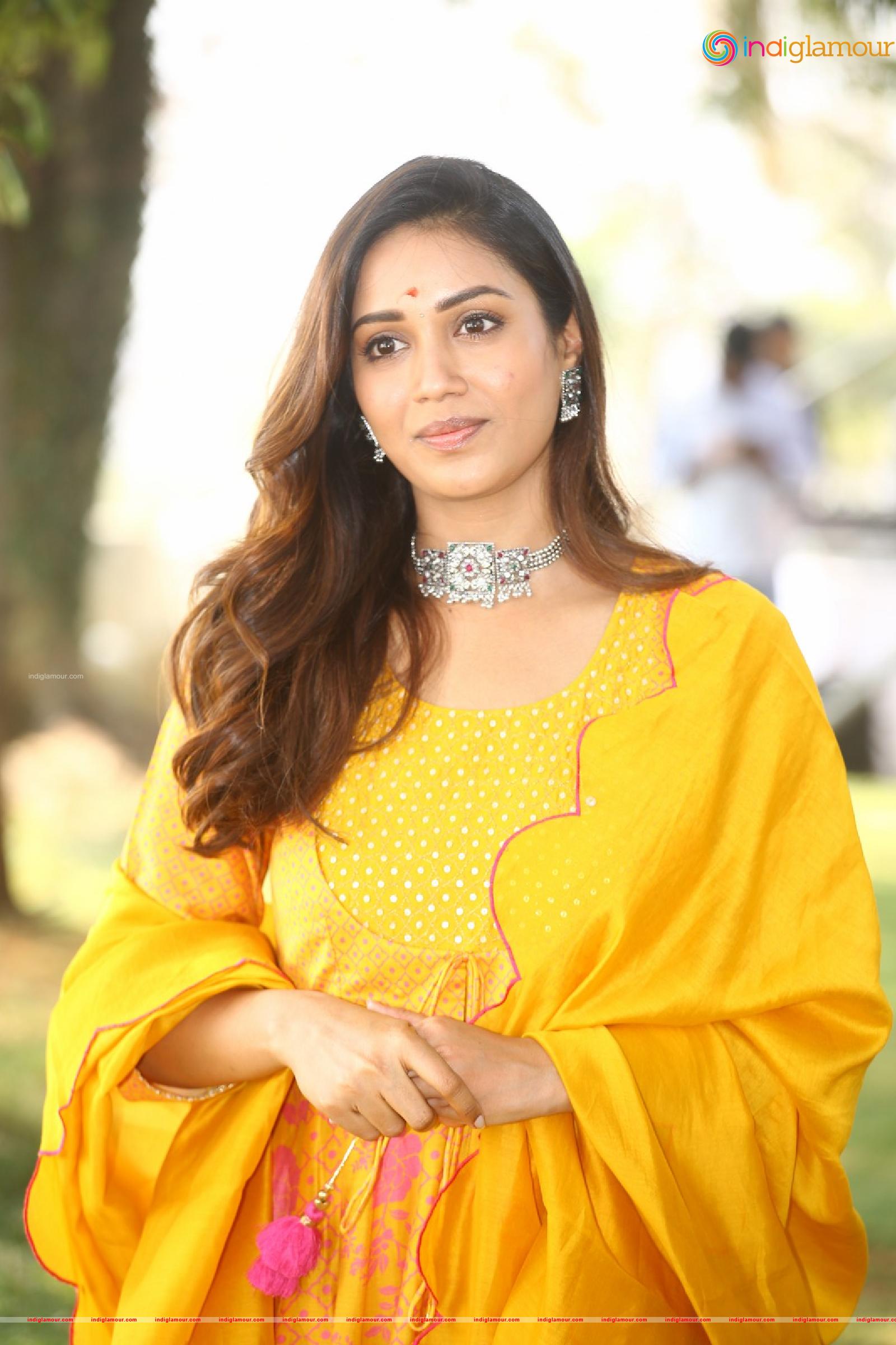 Nivetha Pethuraj Actress hd photo