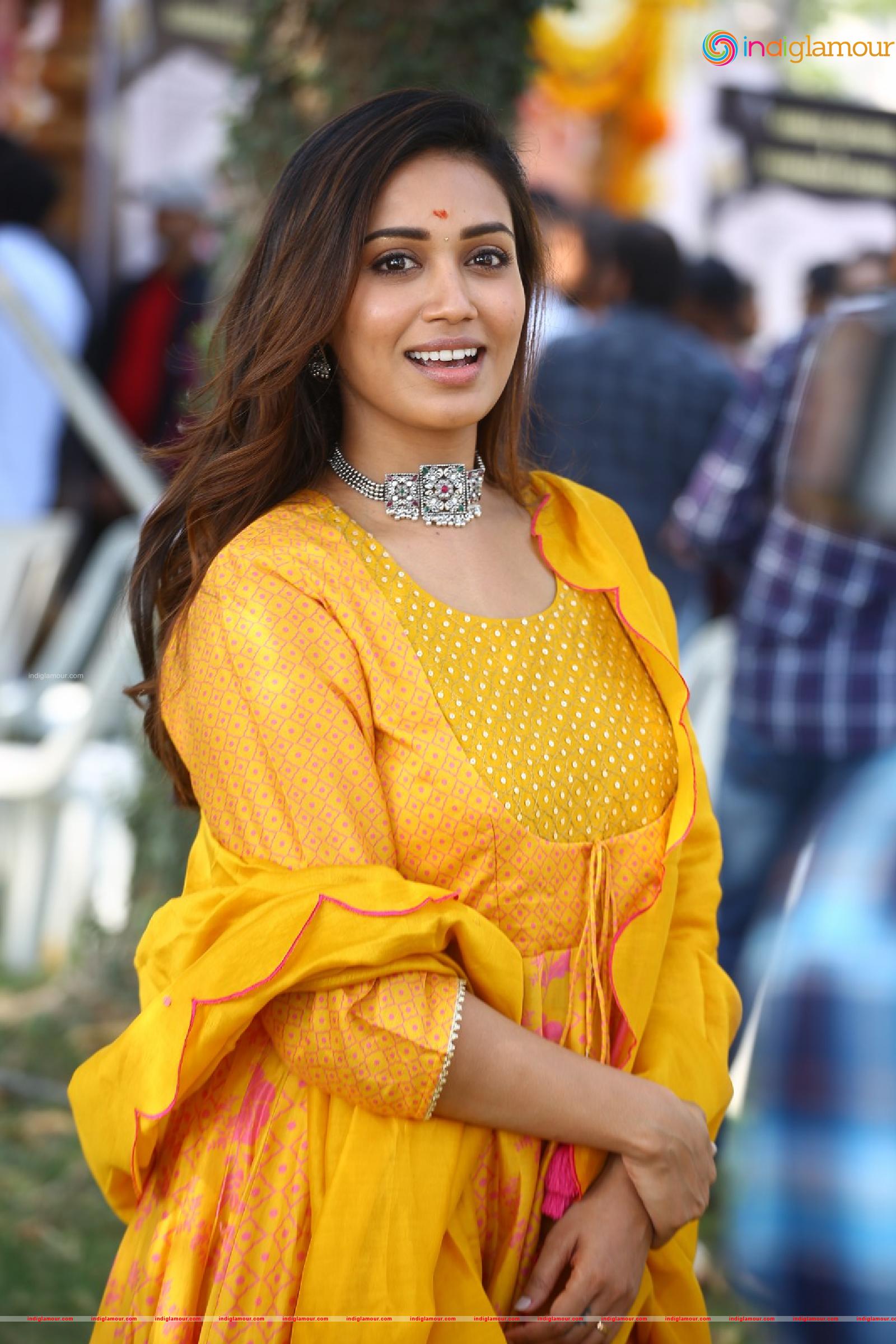 Nivetha Pethuraj Actress hd photo
