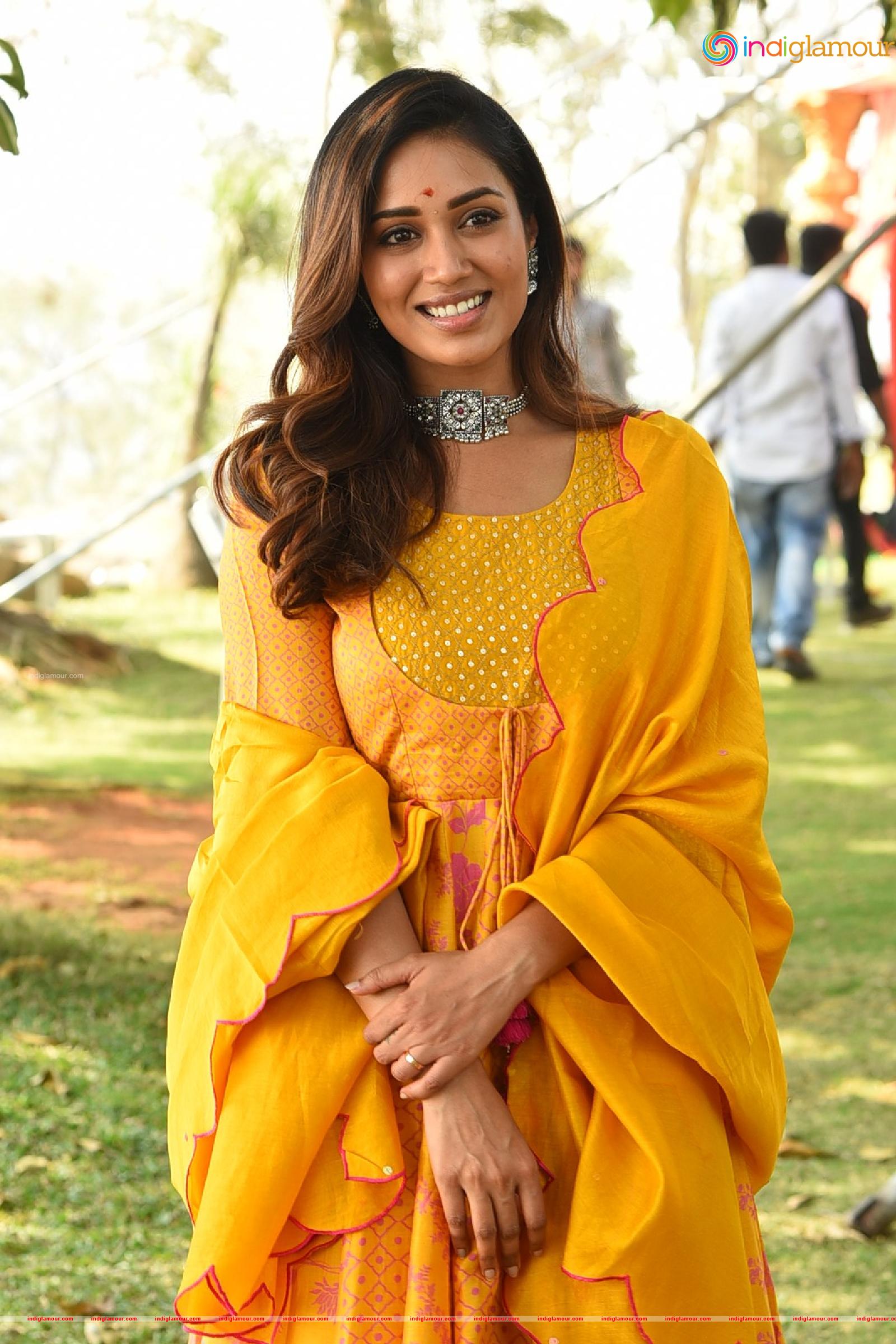Nivetha Pethuraj Actress hd photo