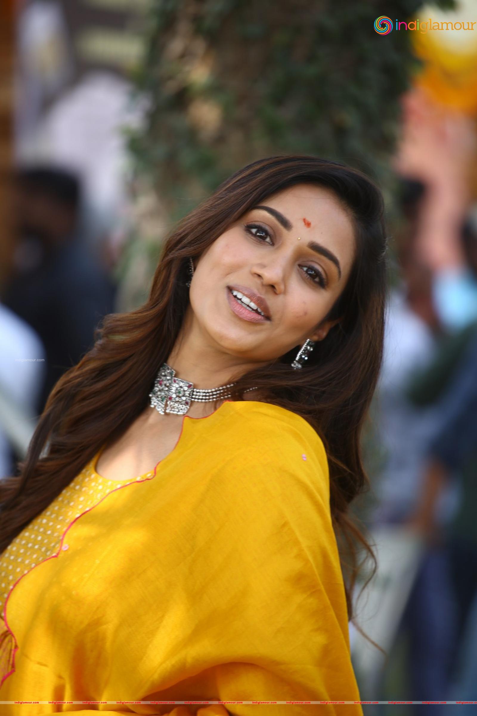 Nivetha Pethuraj Actress hd photo