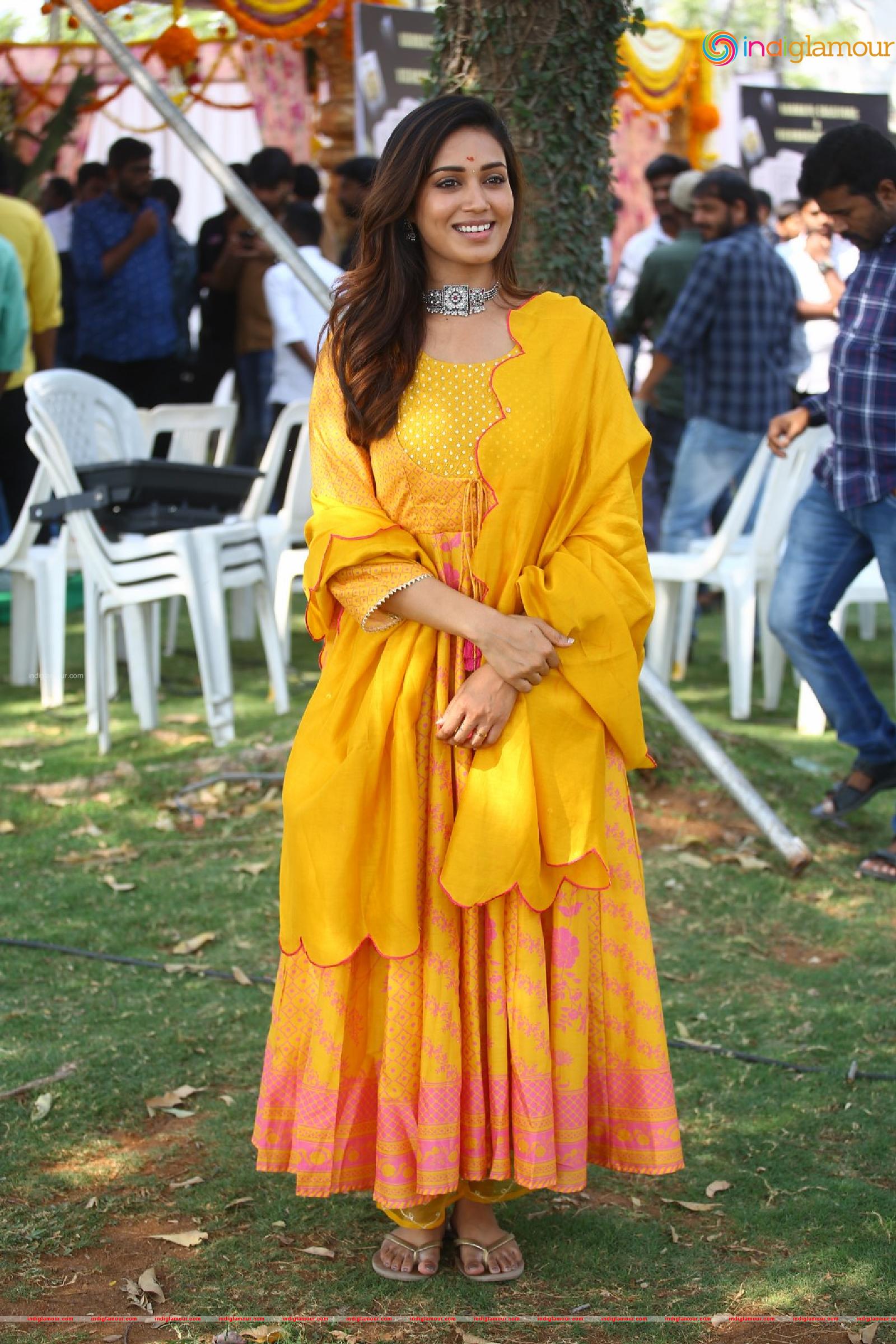 Nivetha Pethuraj Actress hd photo