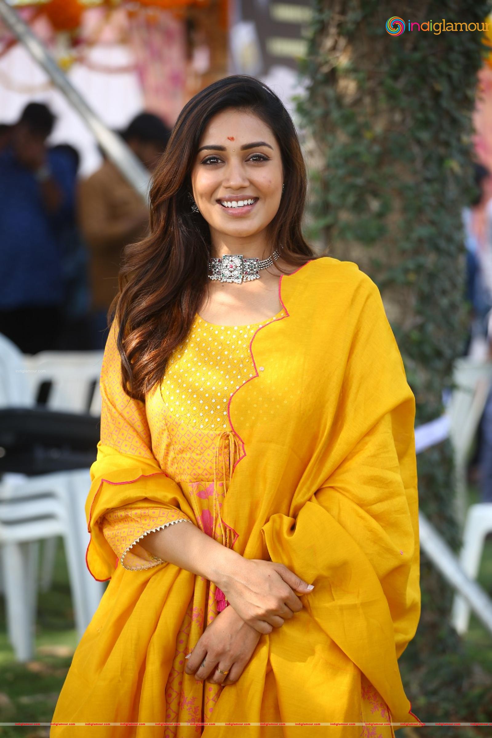 Nivetha Pethuraj Actress hd photo