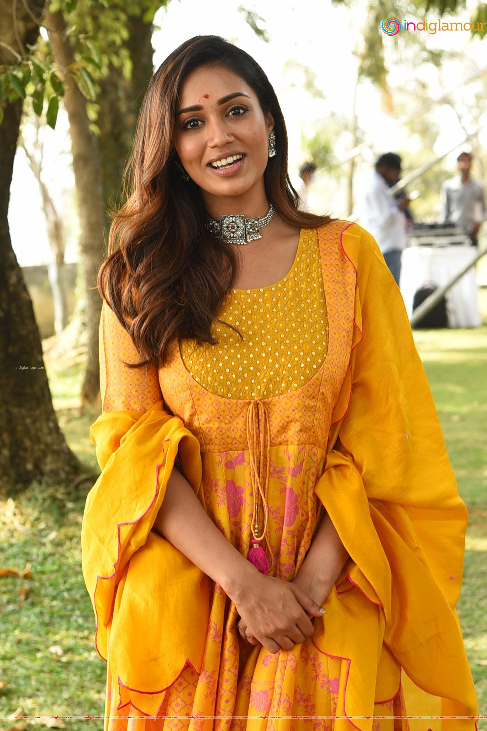 Nivetha Pethuraj Actress hd photo