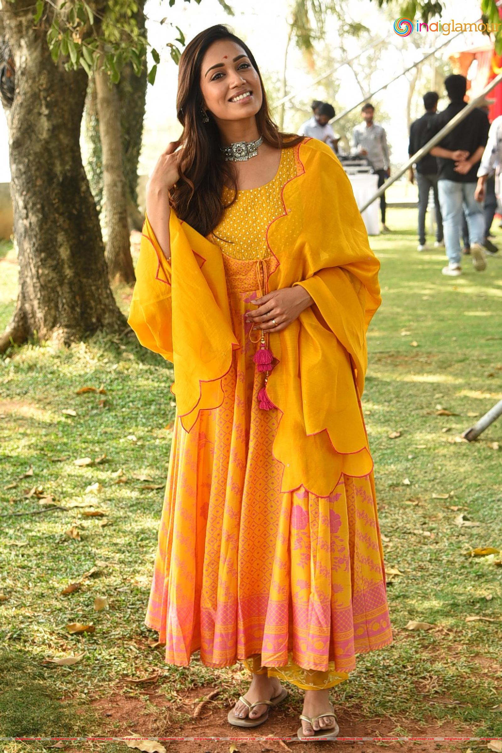 Nivetha Pethuraj Actress hd photo