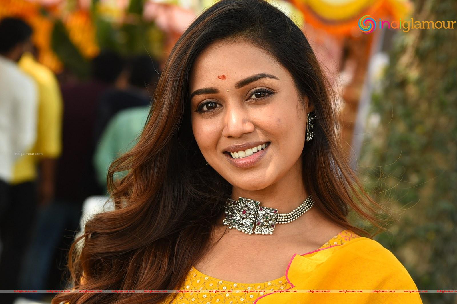 Nivetha Pethuraj Actress hd photo