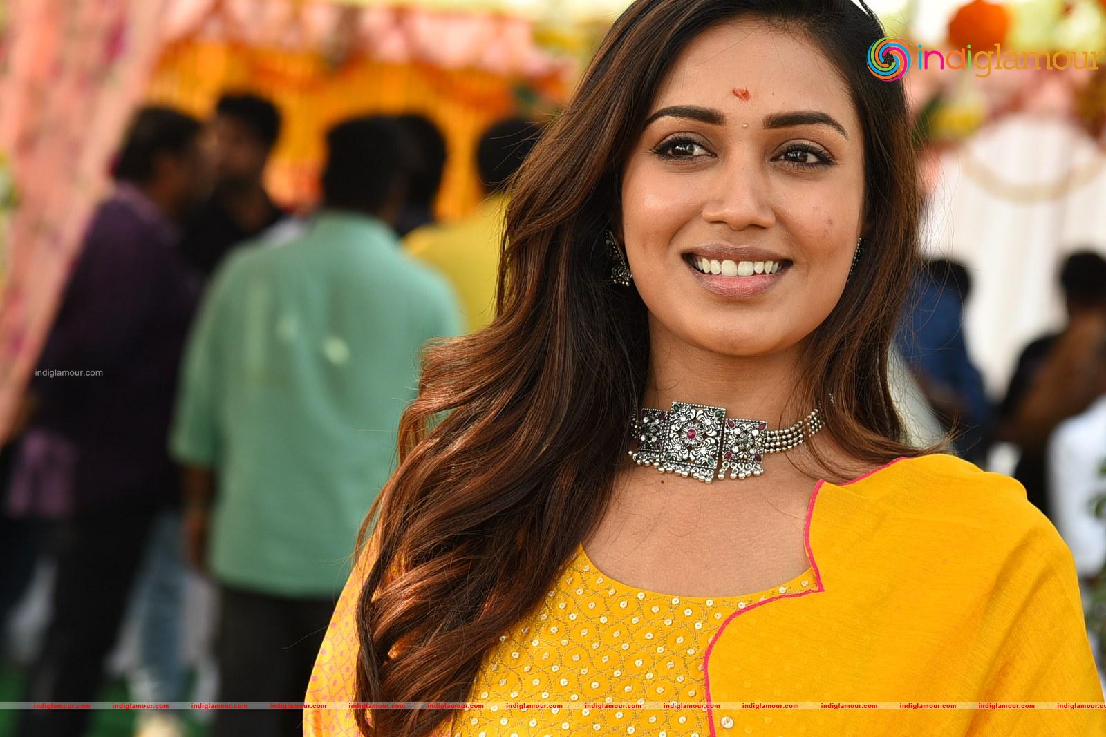 Nivetha Pethuraj Actress hd photo