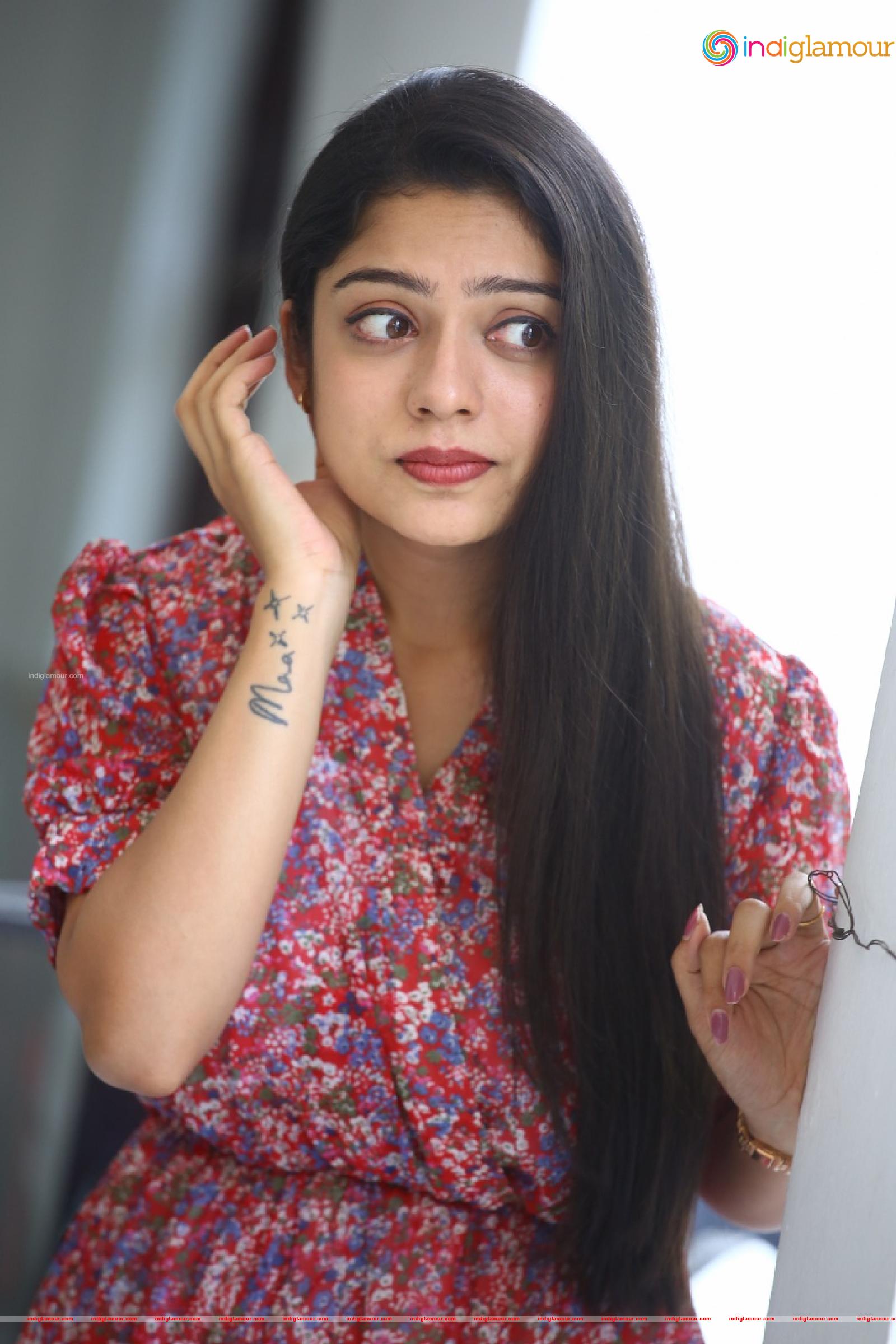 Varsha Bollamma Actress hd photo