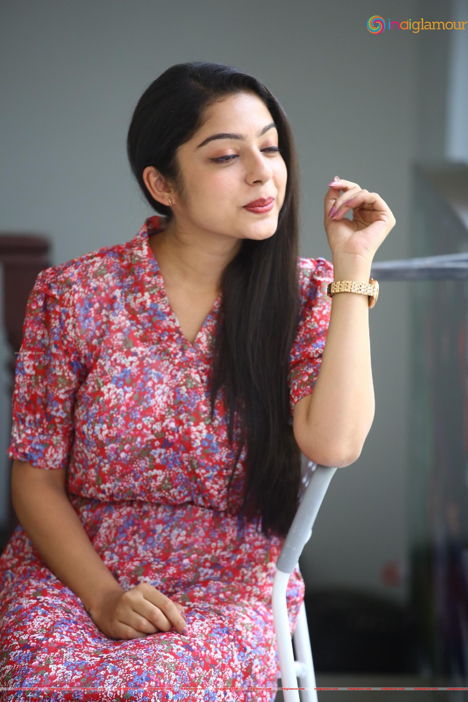 Varsha Bollamma Actress hd photo