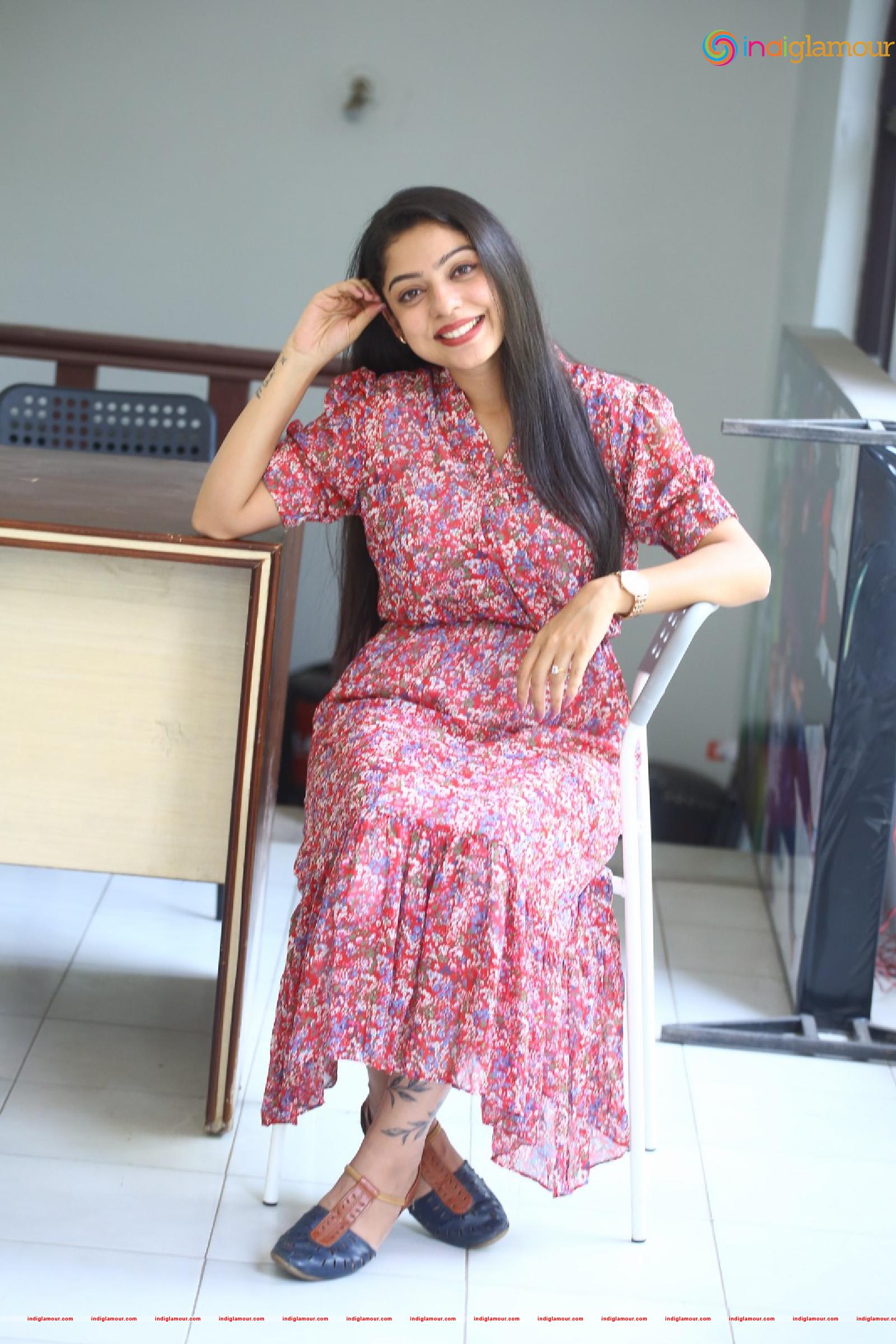 Varsha Bollamma Actress hd photo