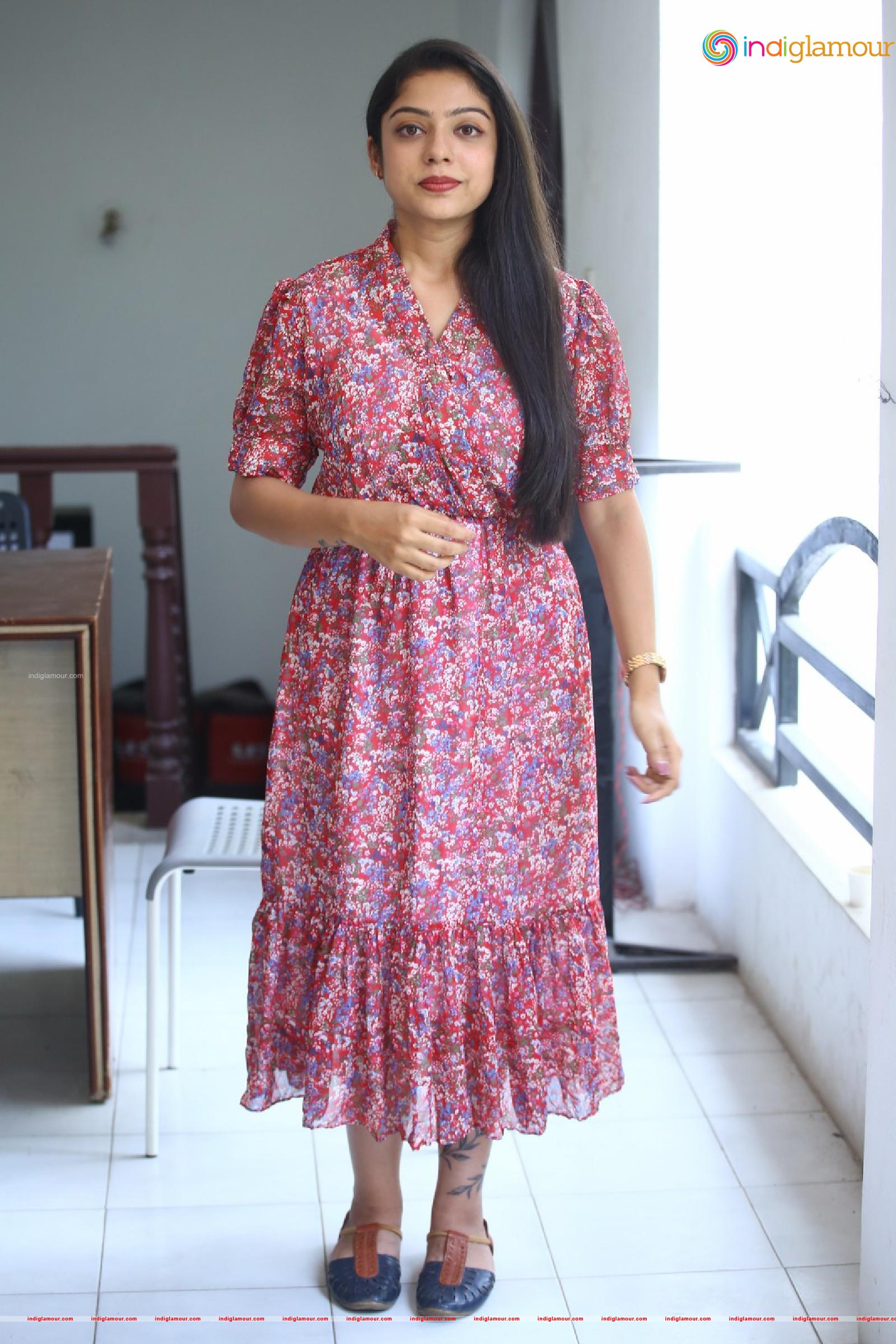 Varsha Bollamma Actress hd photo