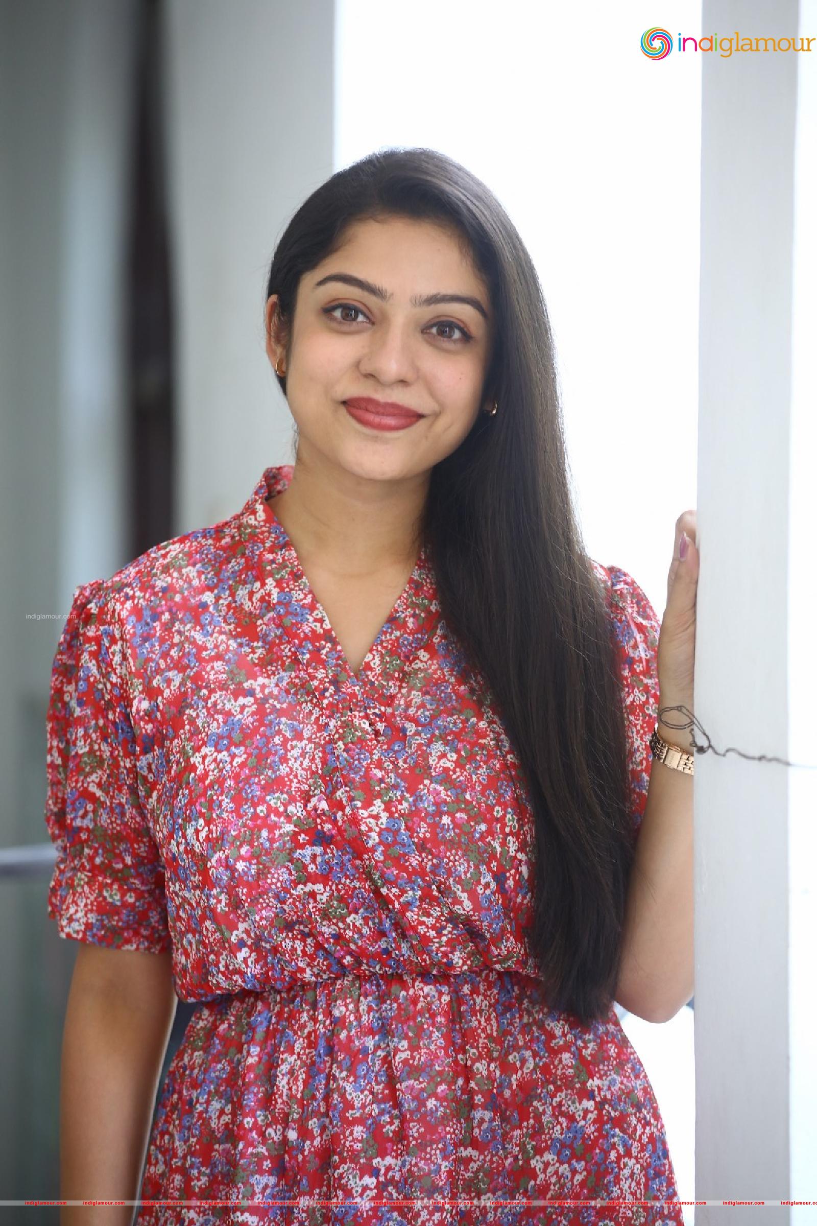 Varsha Bollamma Actress hd photo
