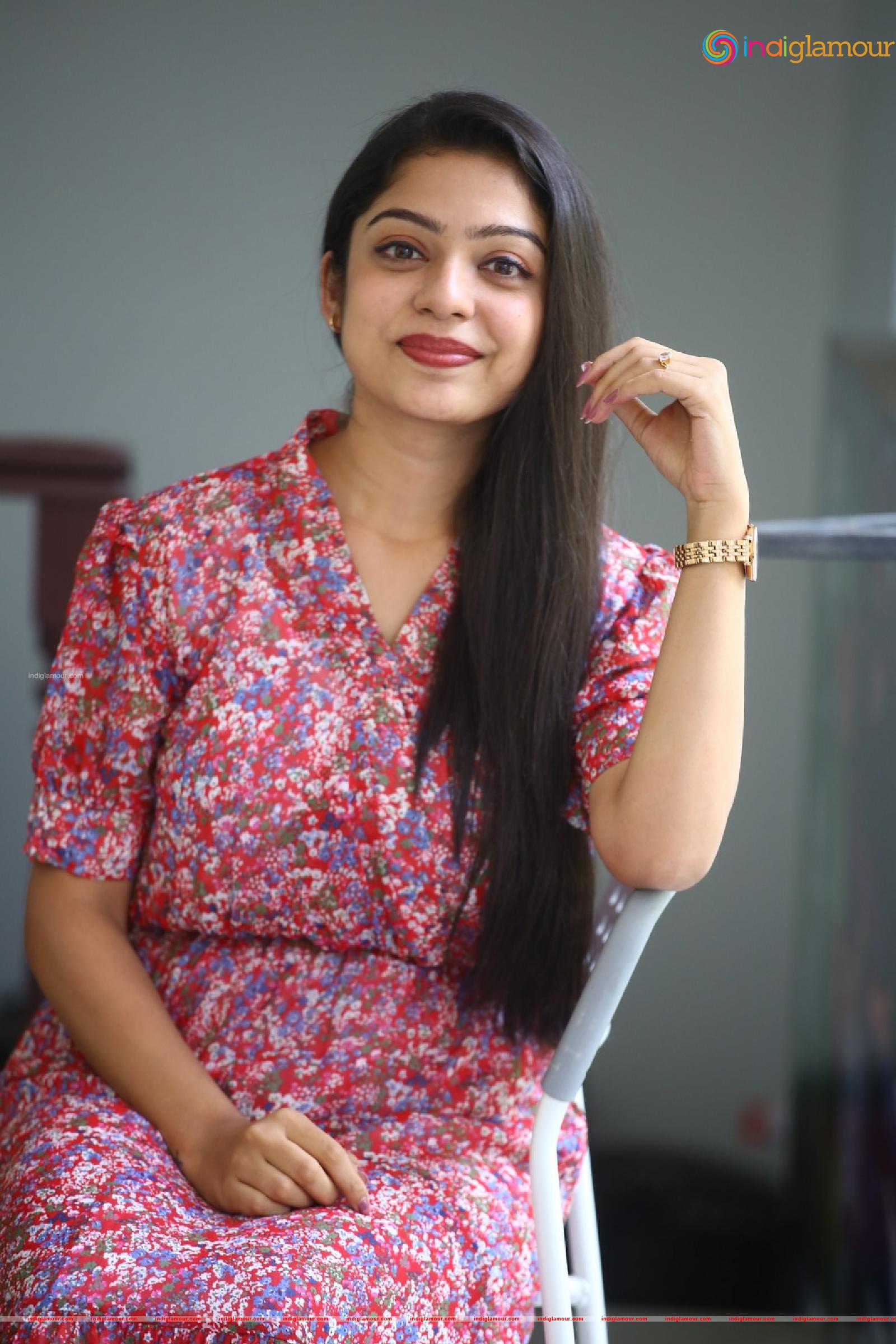 Varsha Bollamma Actress hd photo
