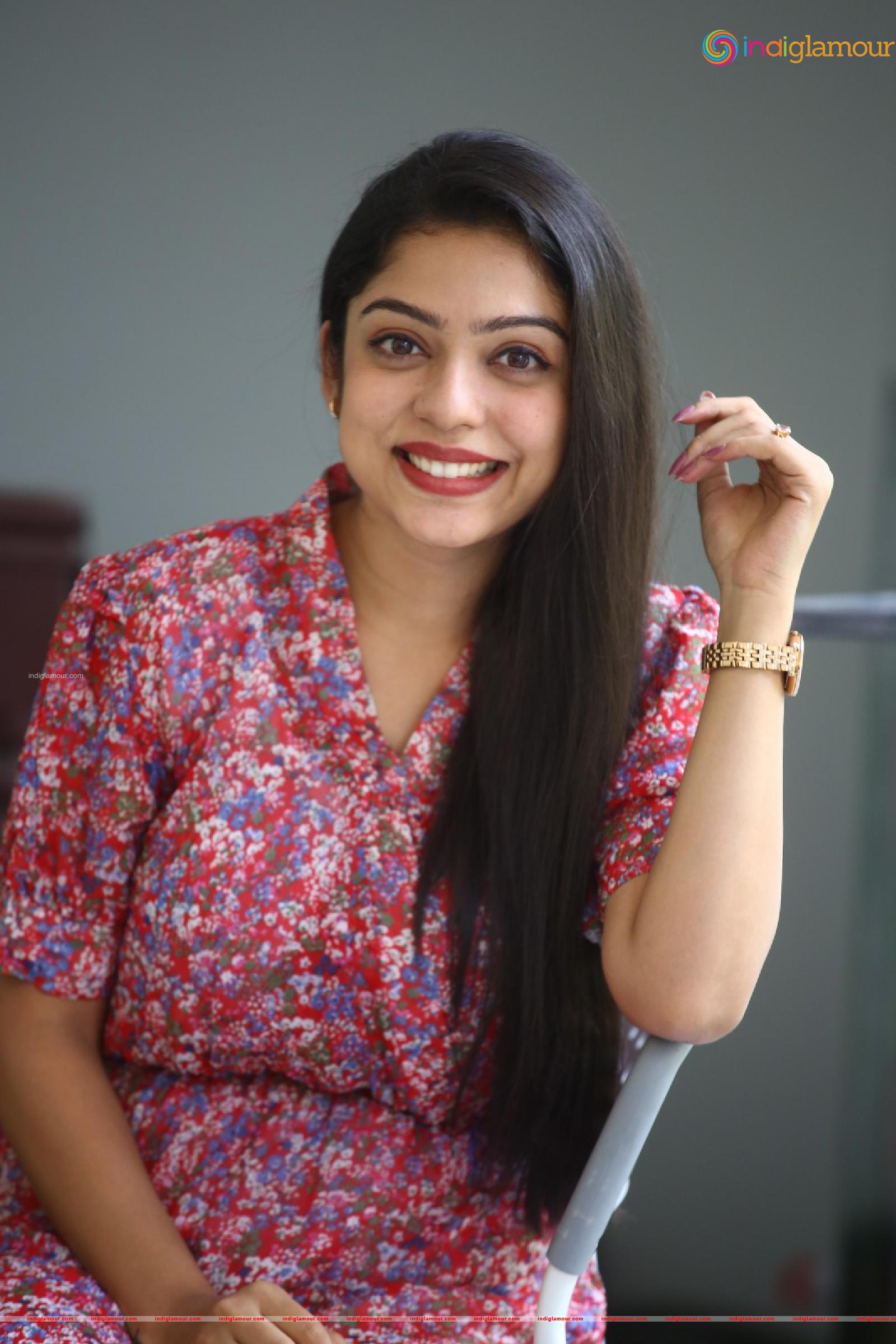 Varsha Bollamma Actress hd photo