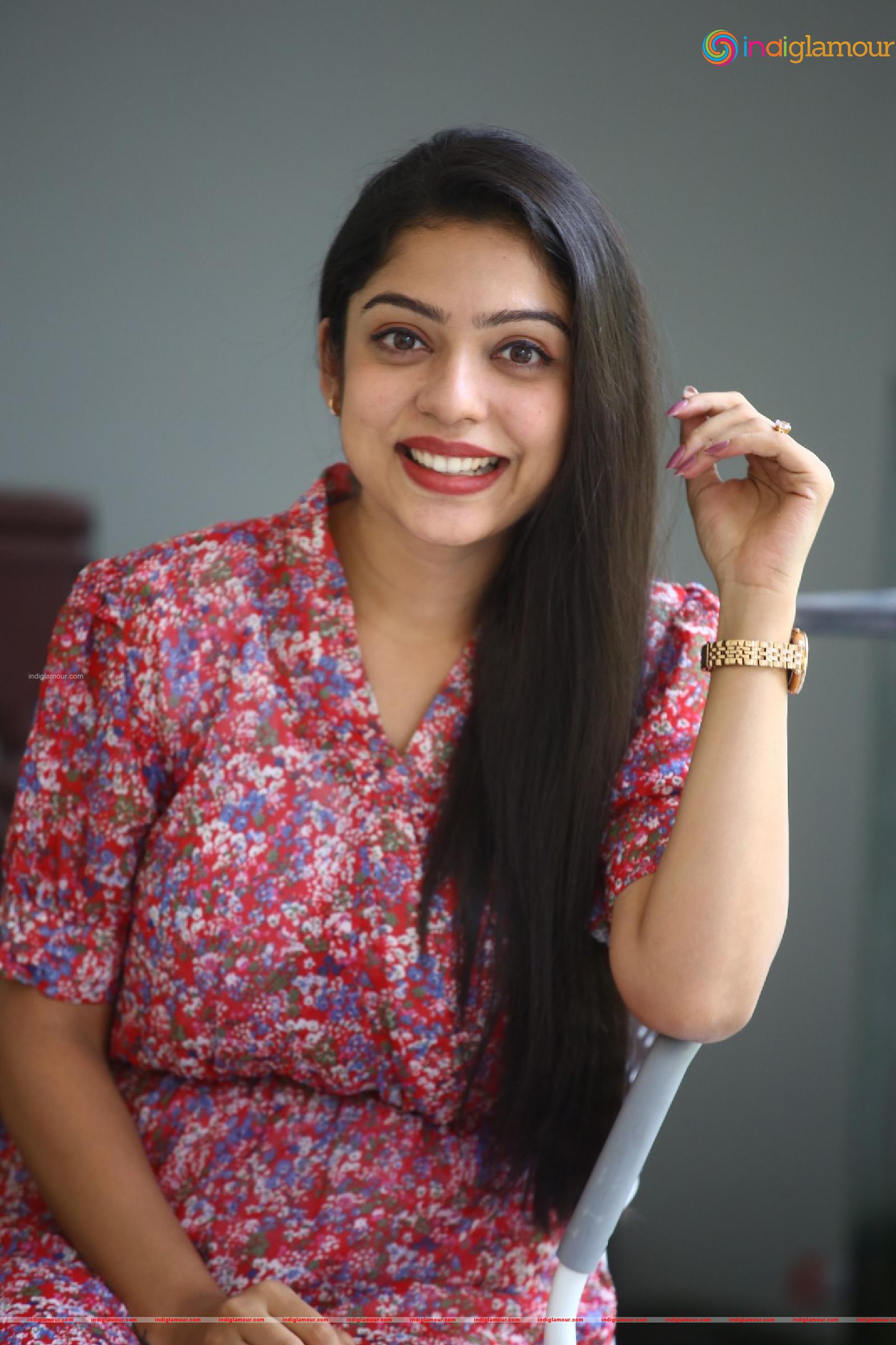 Varsha Bollamma Actress hd photo