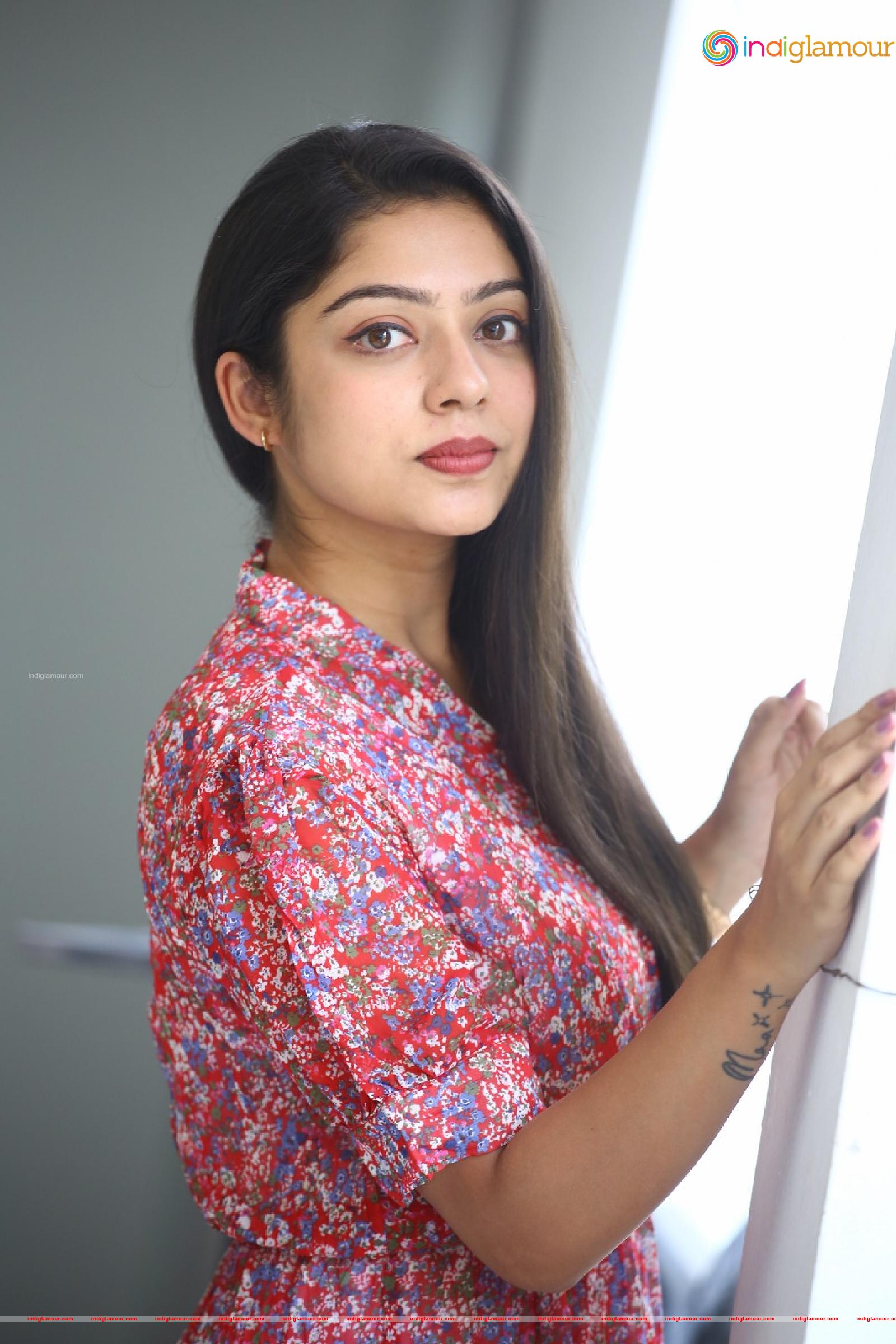 Varsha Bollamma Actress hd photo