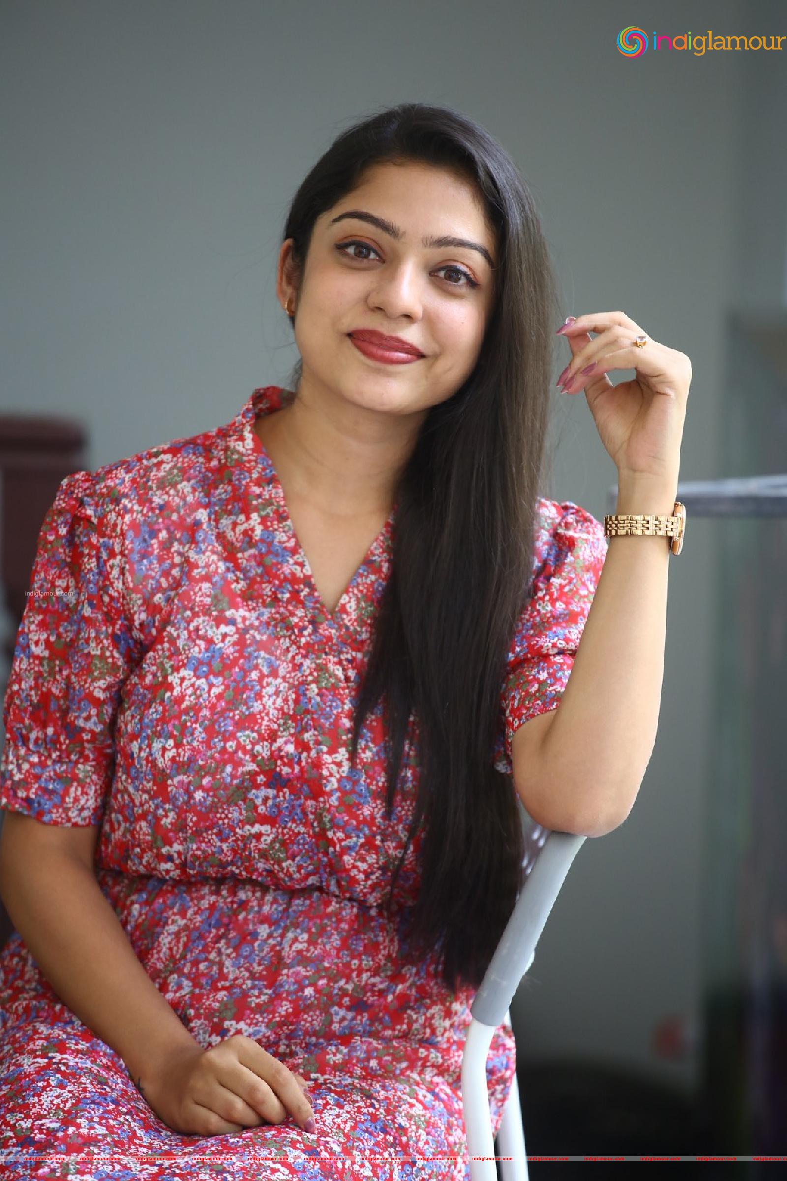 Varsha Bollamma Actress hd photo