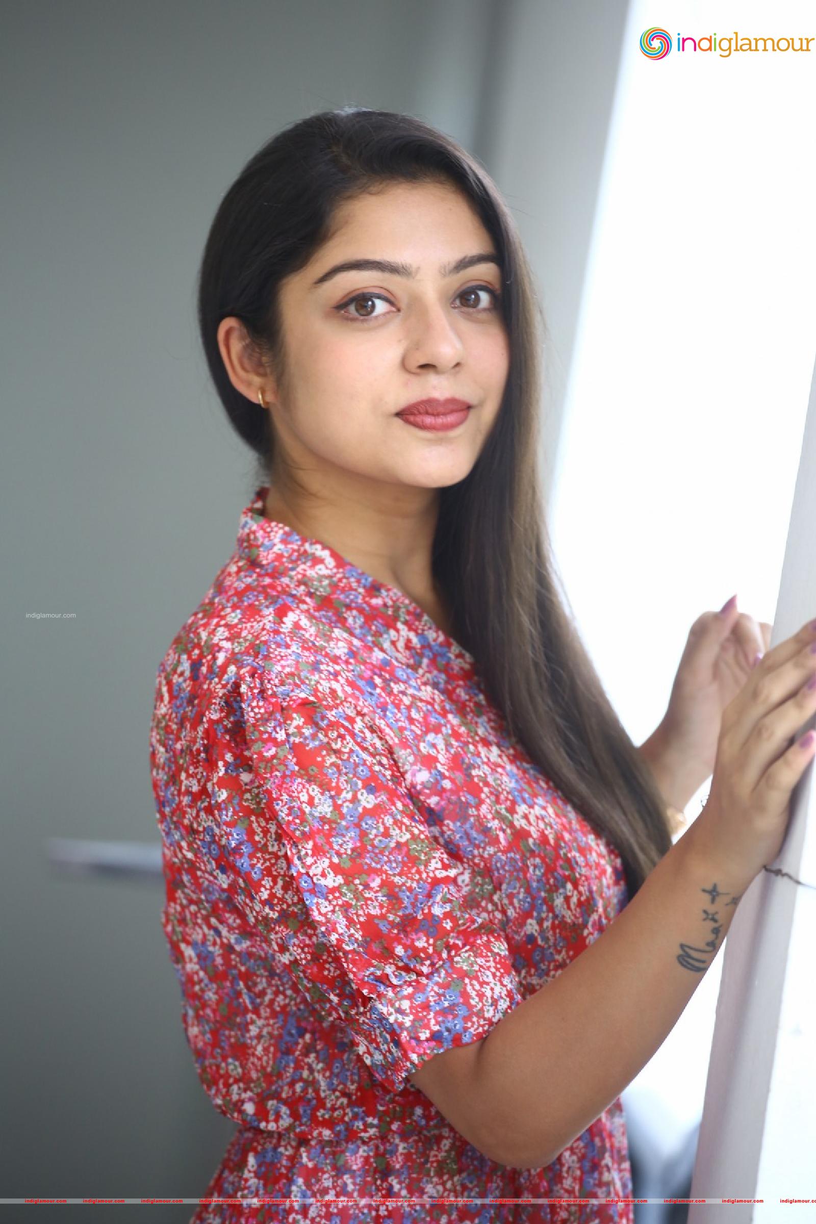 Varsha Bollamma Actress hd photo