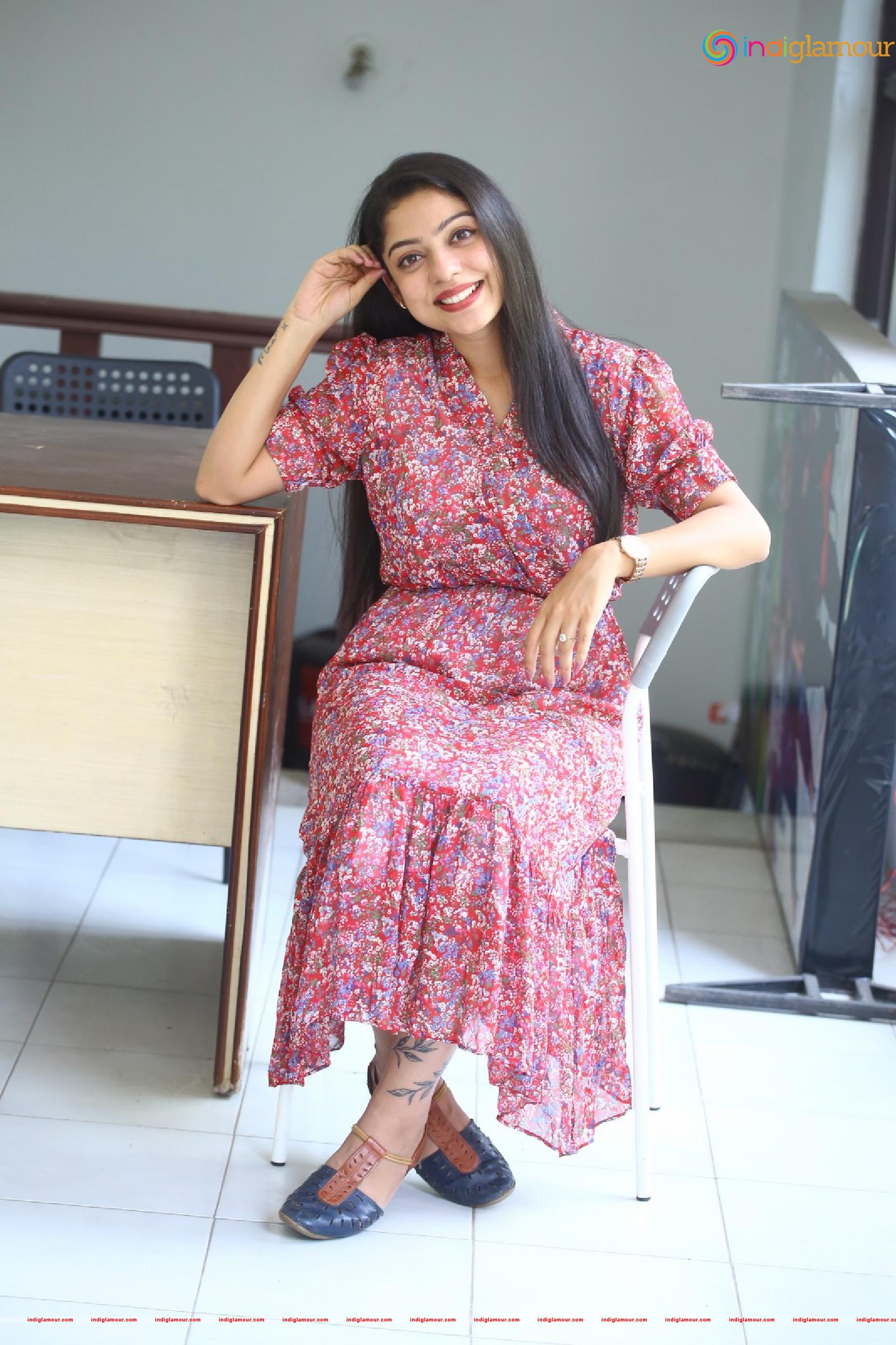 Varsha Bollamma Actress hd photo