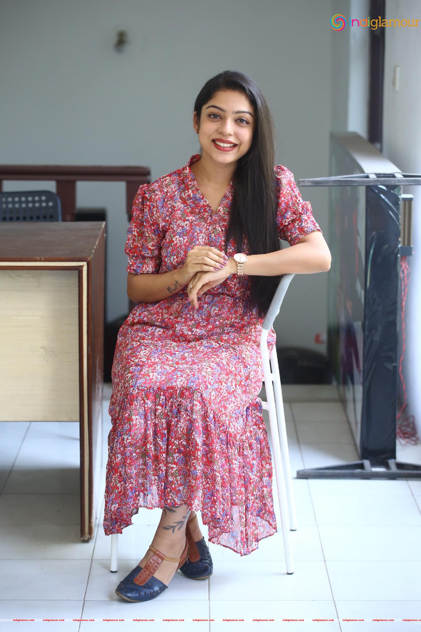 Varsha Bollamma Actress hd photo