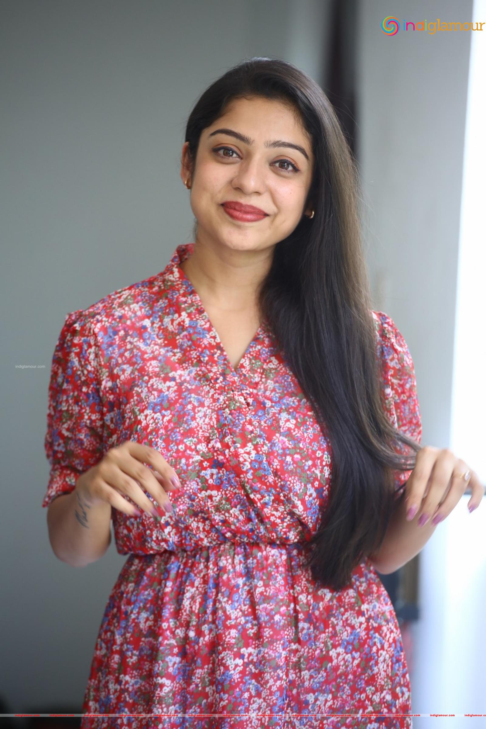 Varsha Bollamma Actress hd photo