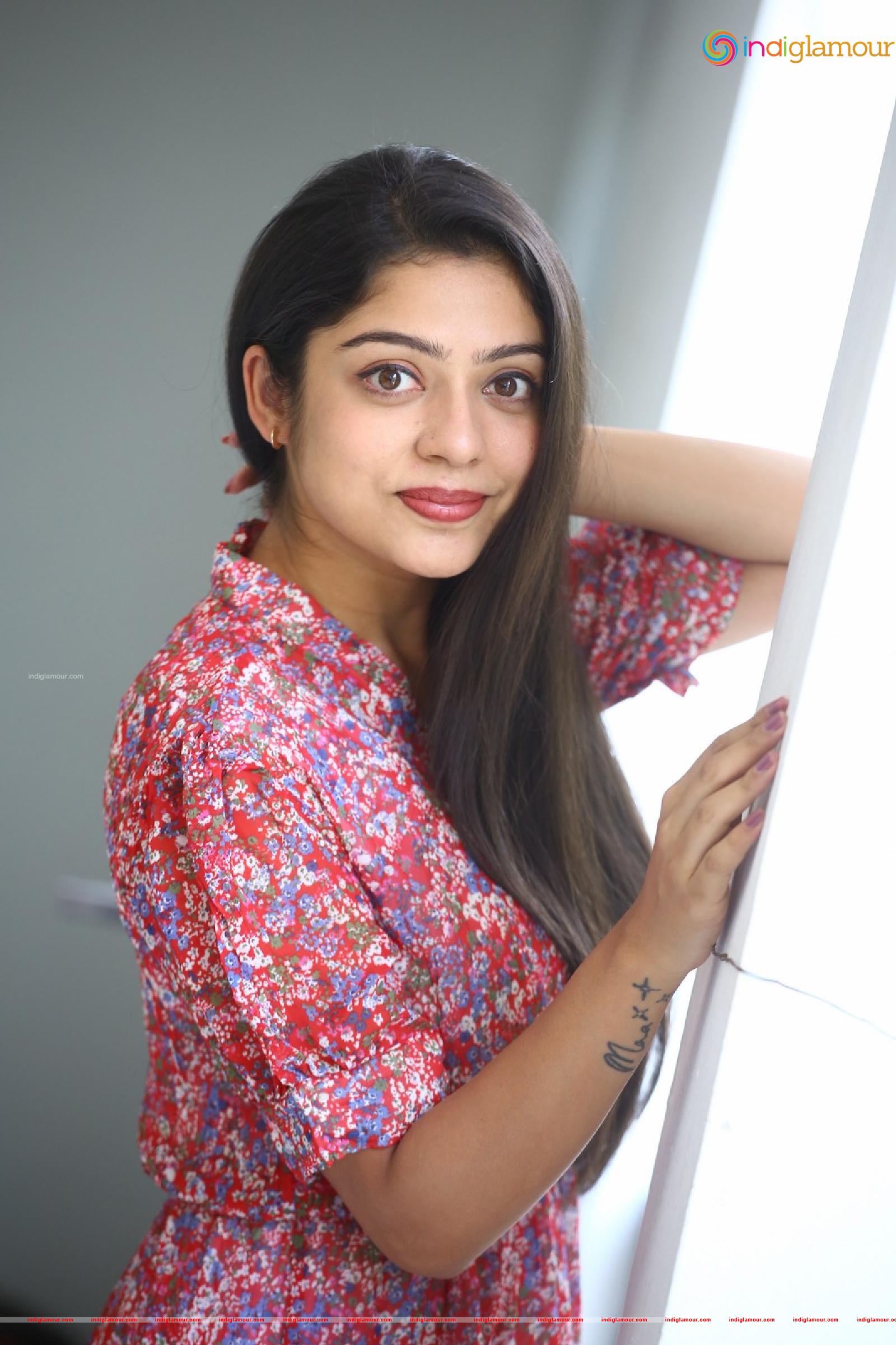 Varsha Bollamma Actress hd photo