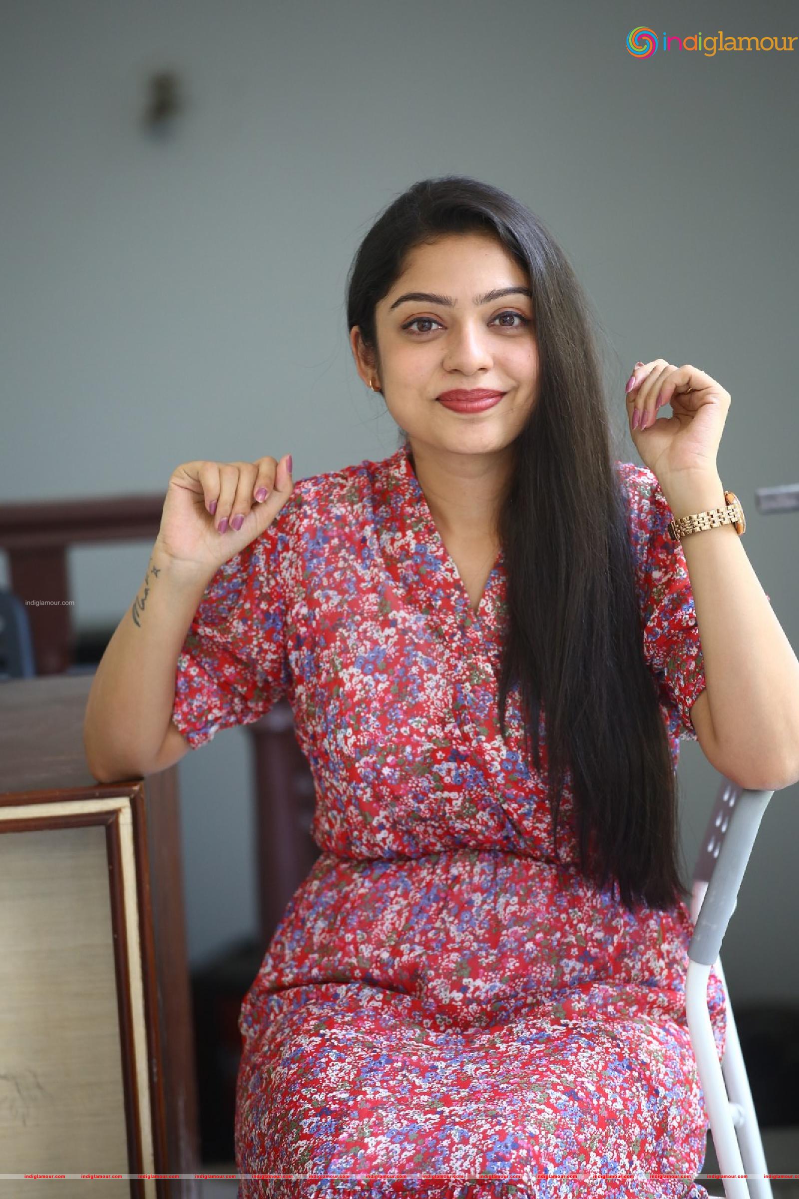 Varsha Bollamma Actress hd photo