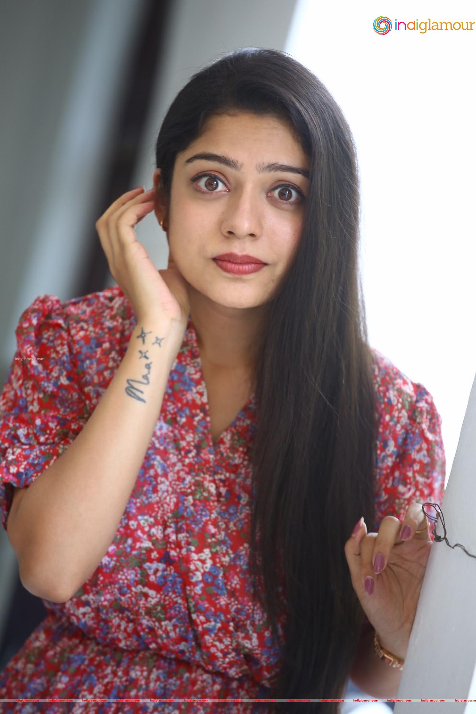 Varsha Bollamma Actress hd photo