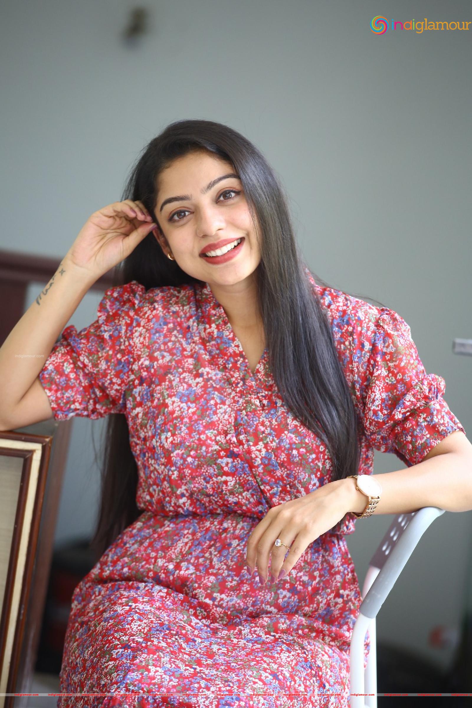 Varsha Bollamma Actress hd photo