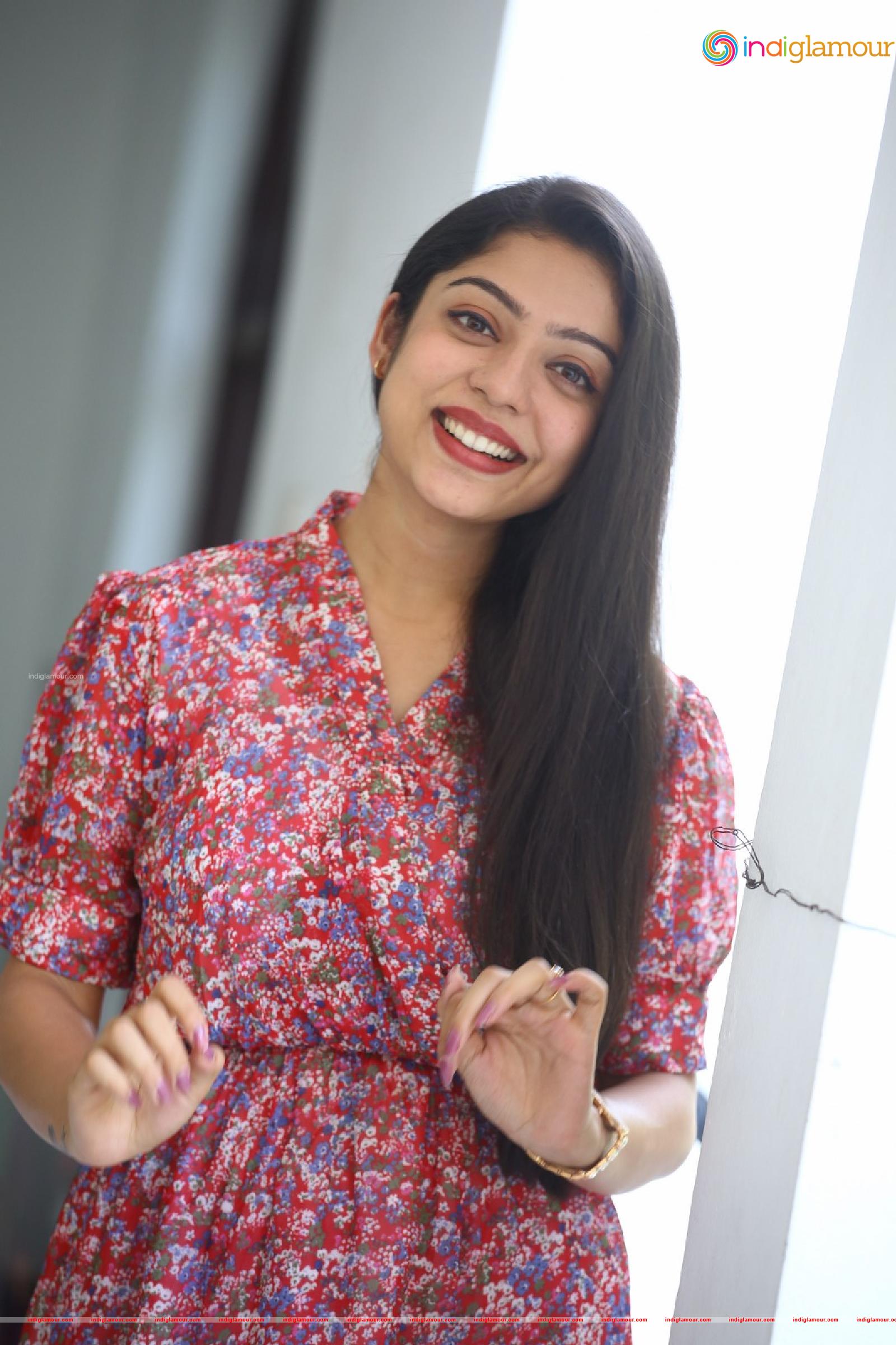 Varsha Bollamma Actress hd photo
