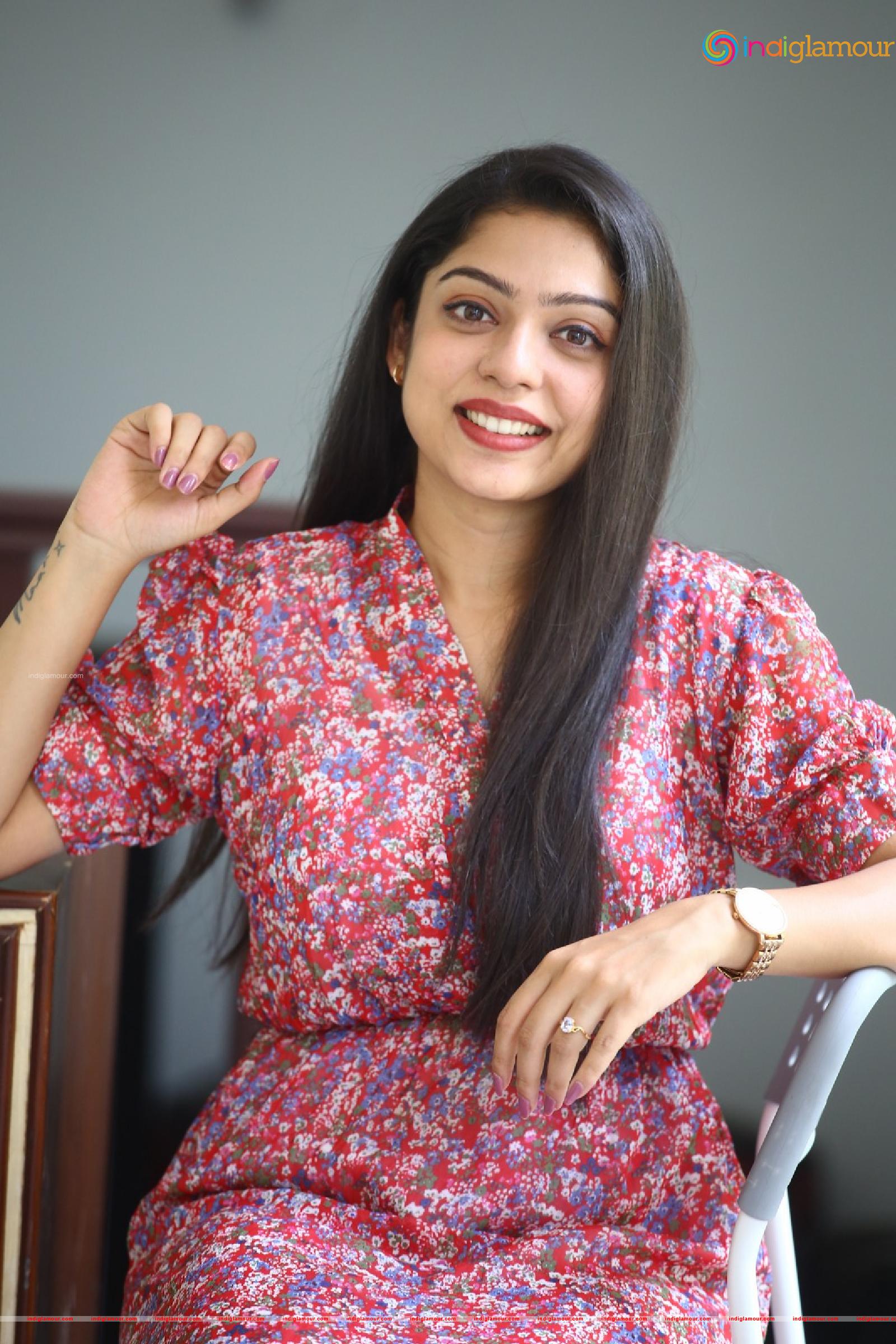 Varsha Bollamma Actress hd photo