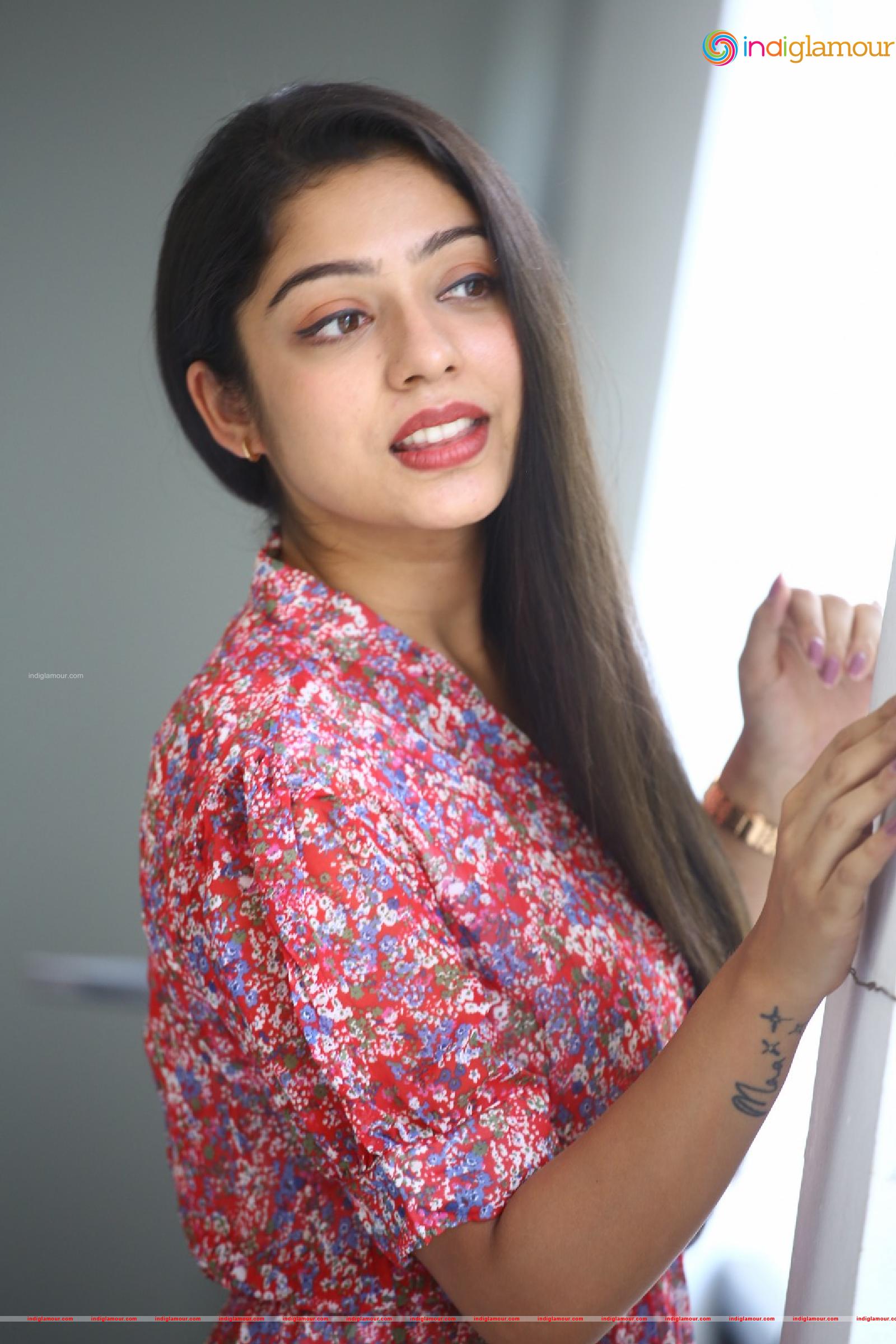 Varsha Bollamma Actress hd photo