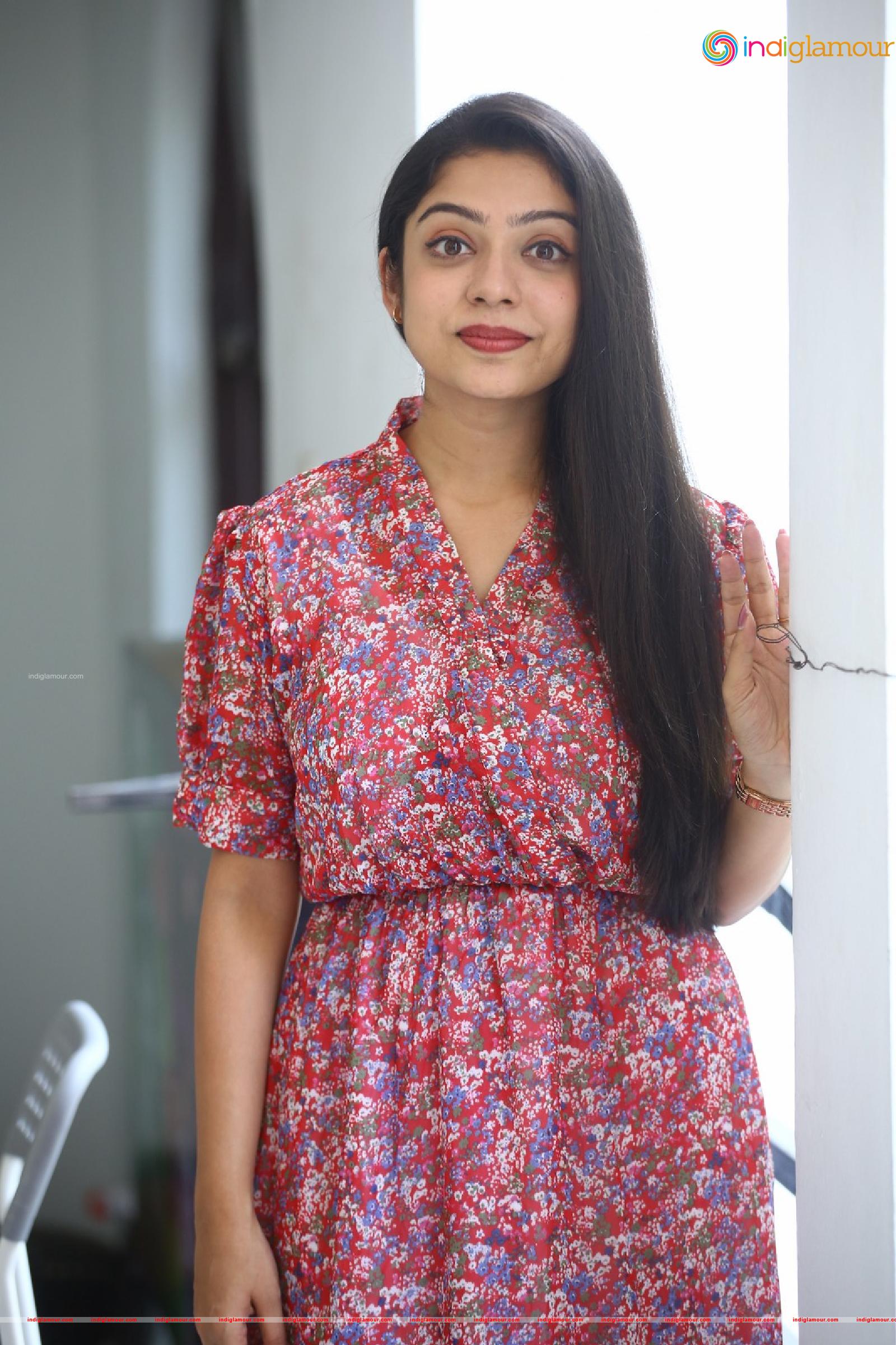 Varsha Bollamma Actress hd photo