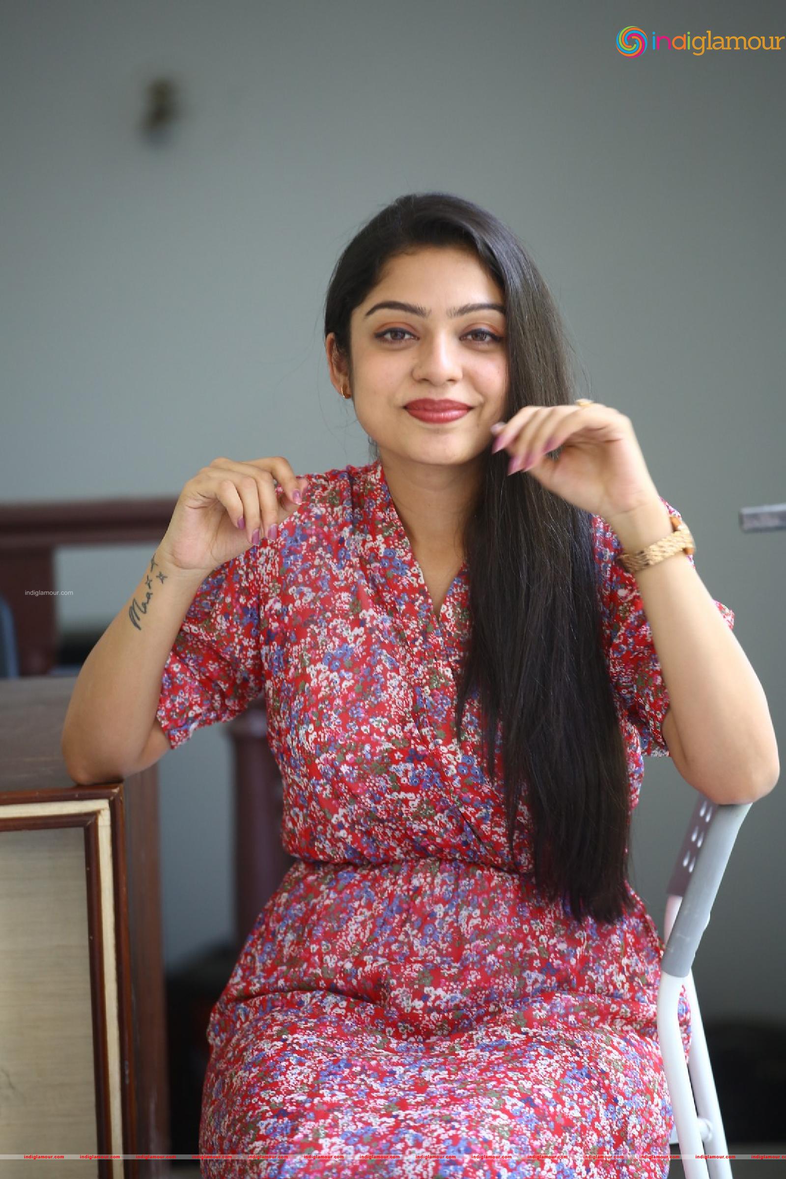 Varsha Bollamma Actress hd photo
