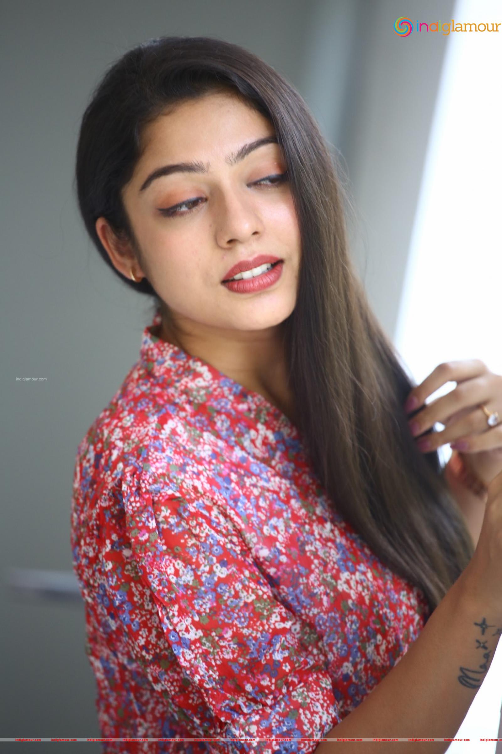 Varsha Bollamma Actress hd photo