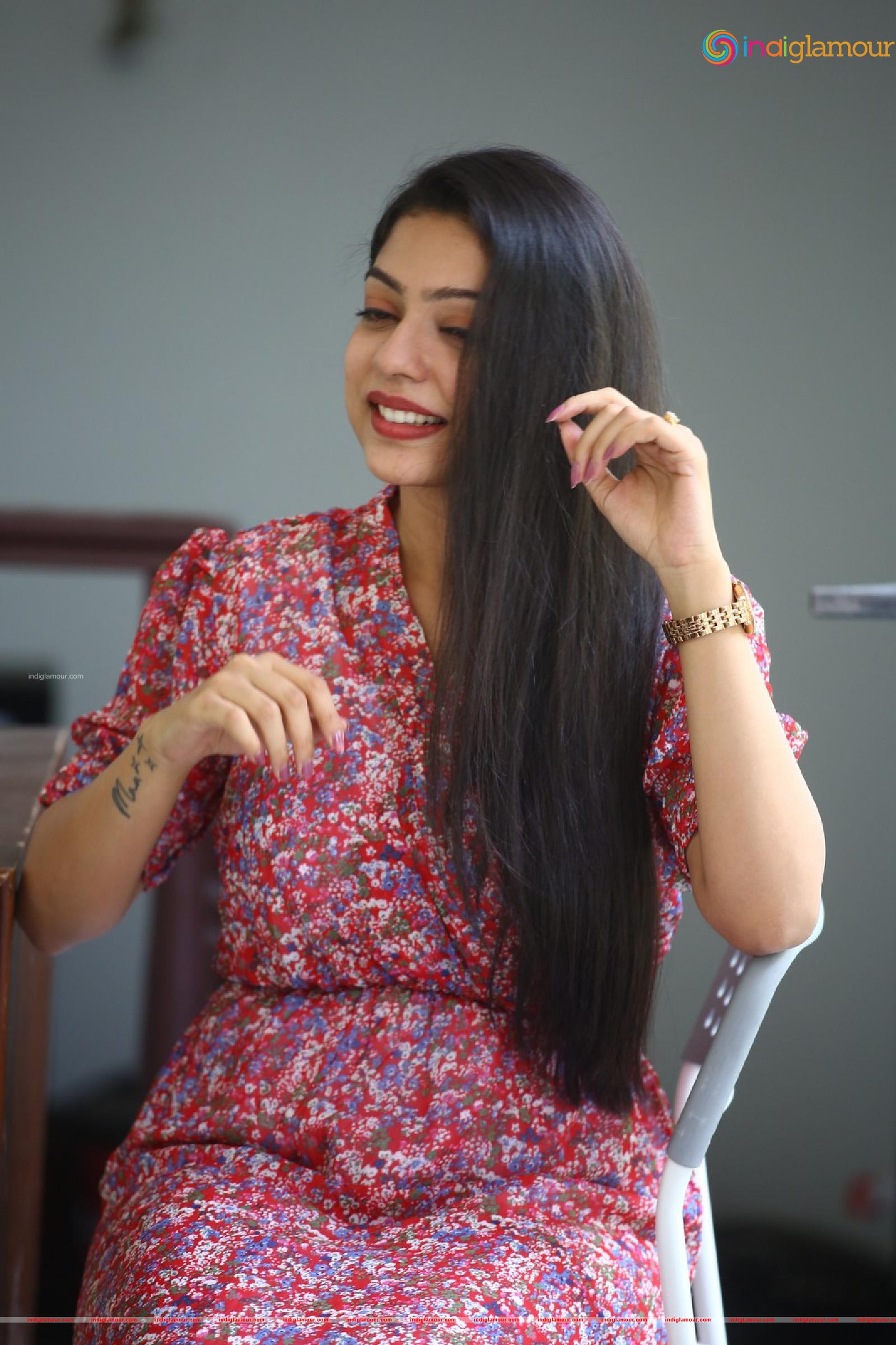 Varsha Bollamma Actress hd photo
