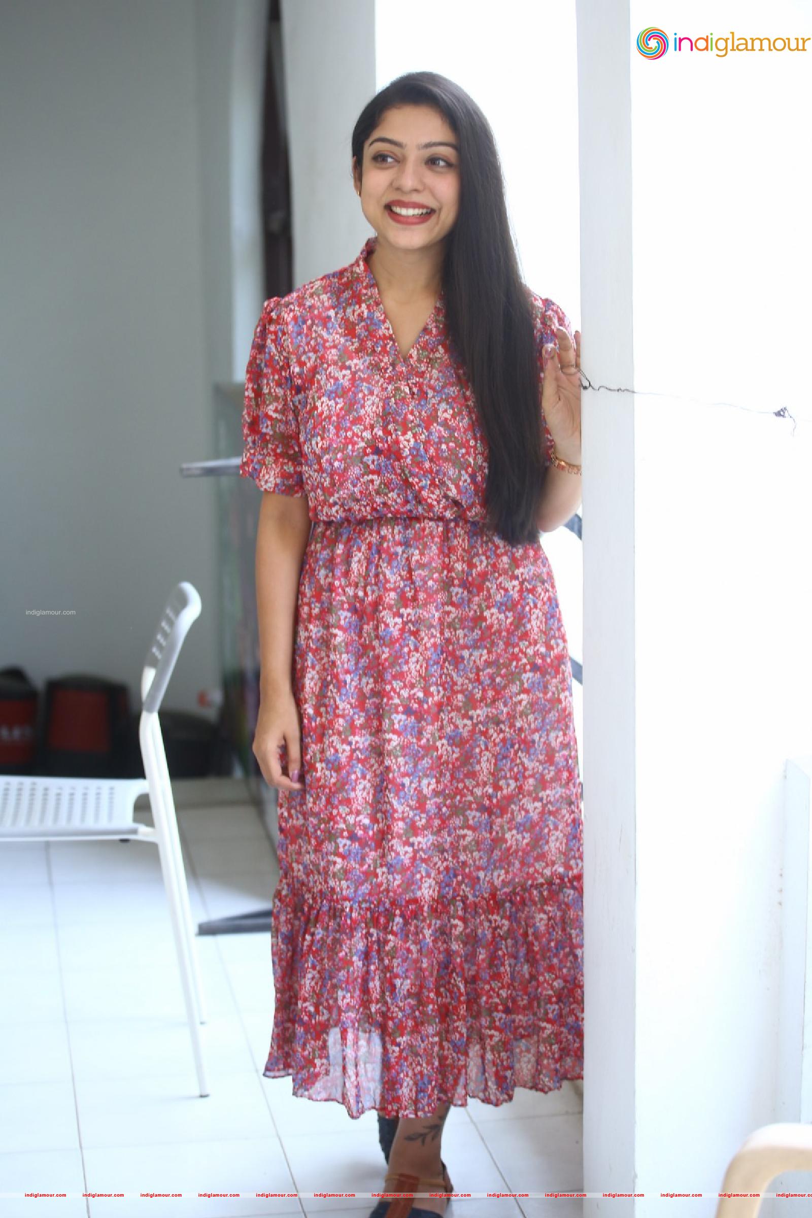 Varsha Bollamma Actress hd photo
