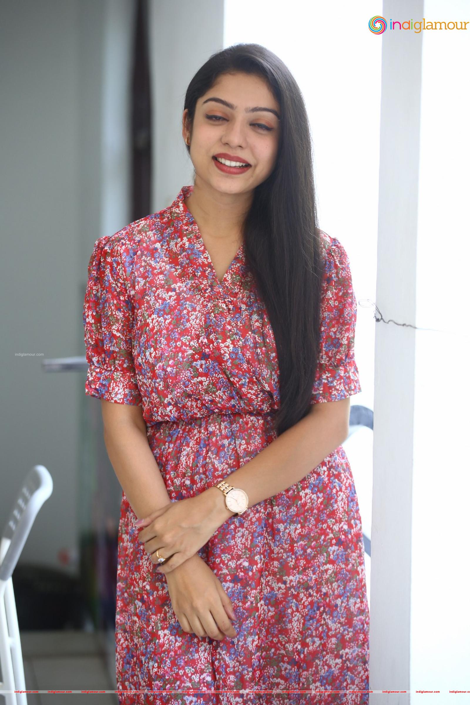 Varsha Bollamma Actress hd photo